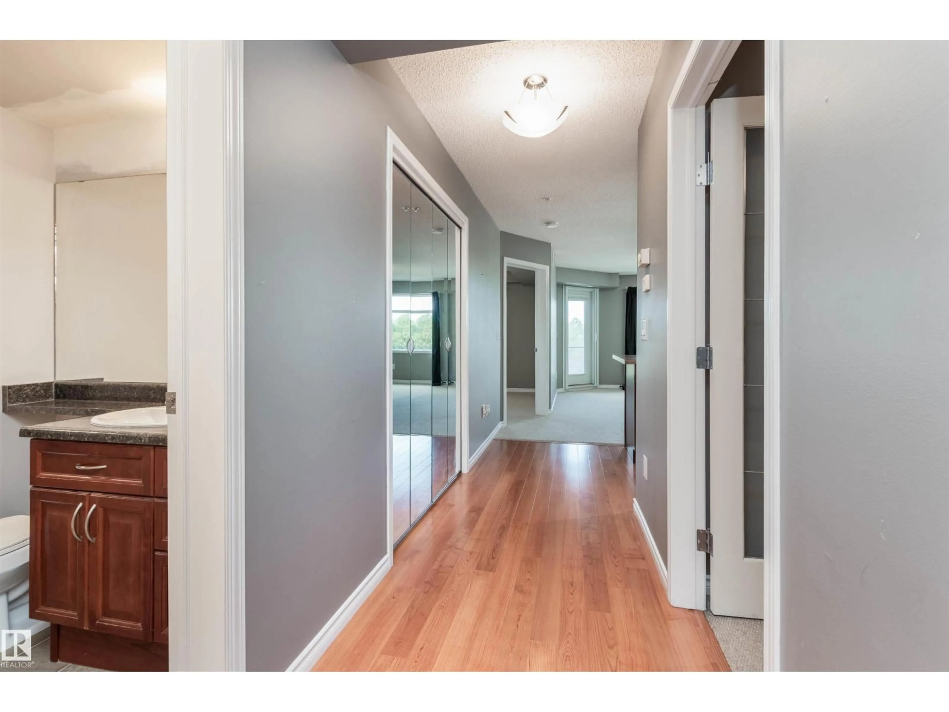 Indoor entryway for #401 - 121 FESTIVAL WY, Sherwood Park Alberta T8A3B4