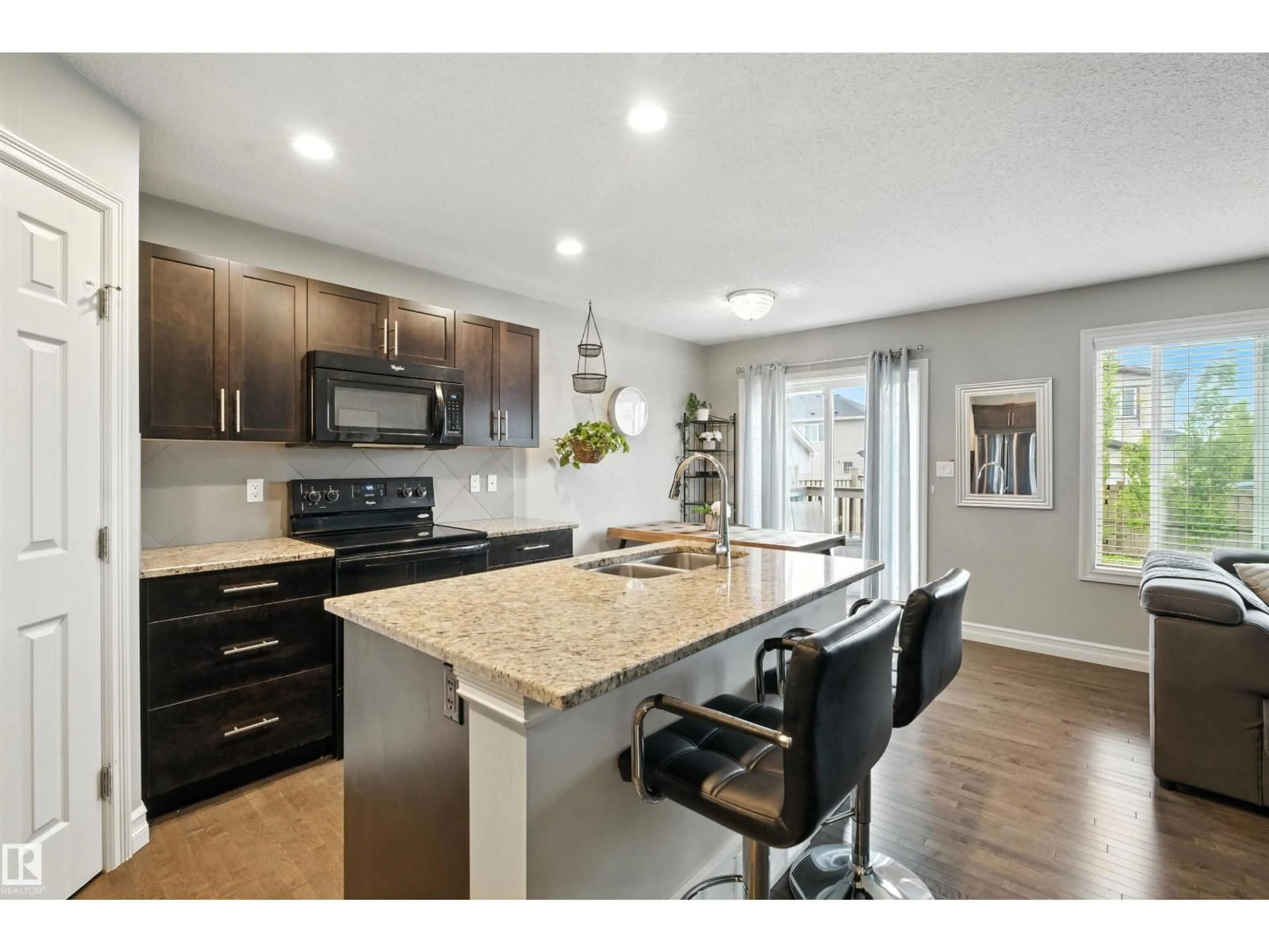 Open concept kitchen, unknown for SW - 6863 CARDINAL LINK LI, Edmonton Alberta T6W1Z1