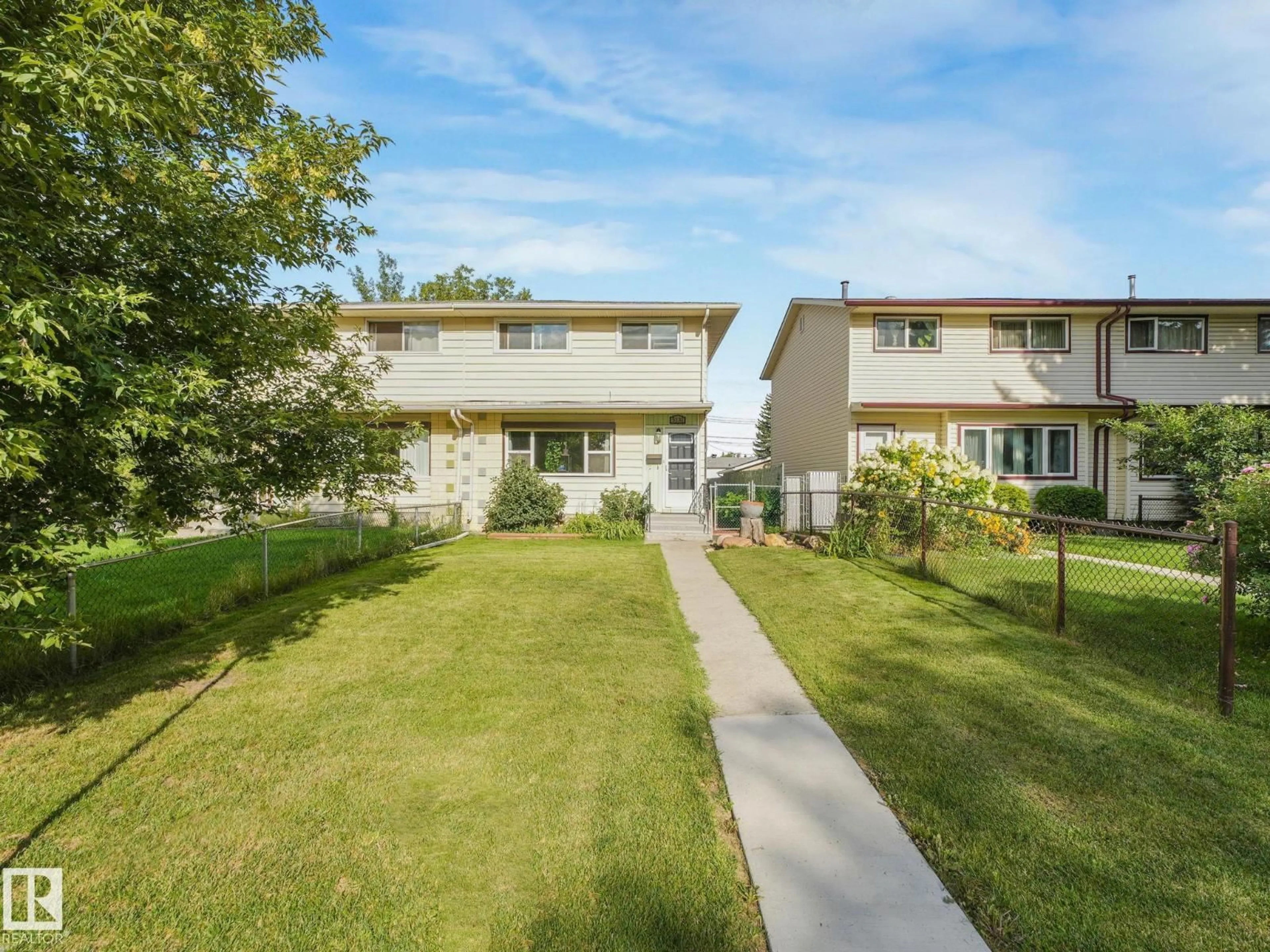 A pic from outside/outdoor area/front of a property/back of a property/a pic from drone, street for 5131 110 ST, Edmonton Alberta T6H3C8