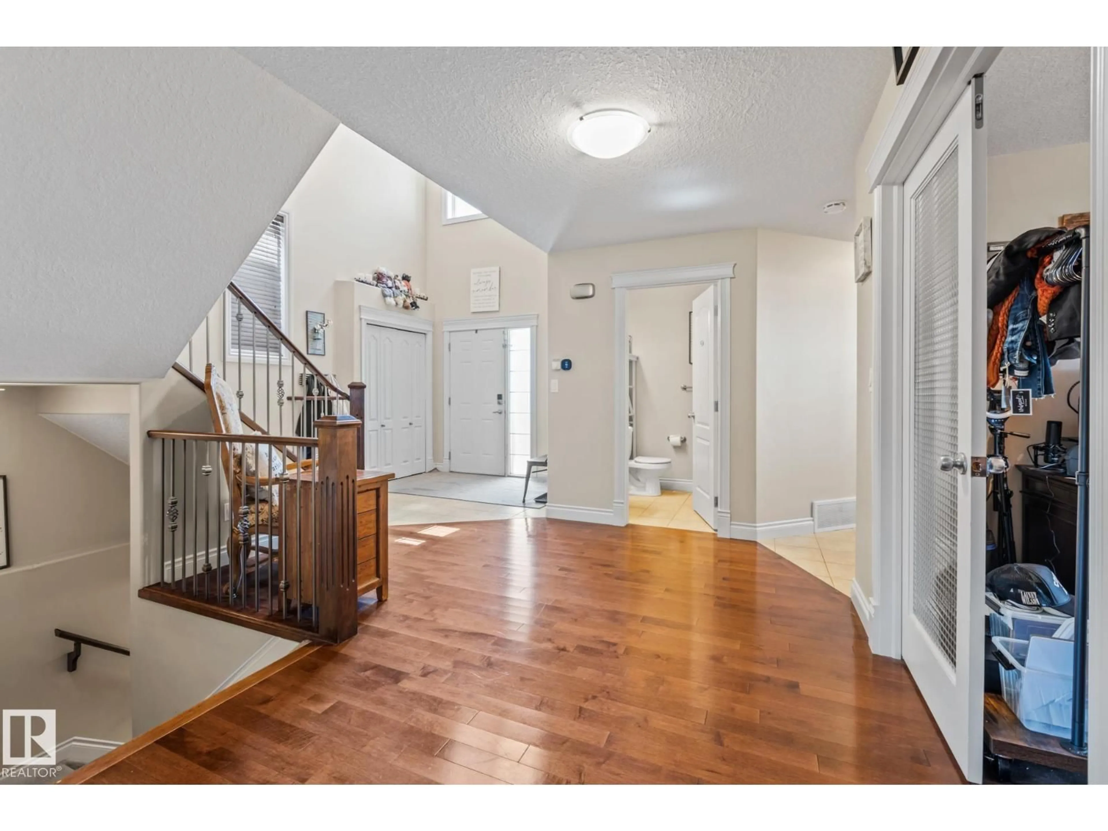 Indoor entryway for 5609 RUE EAGLEMONT, Beaumont Alberta T4X0G9