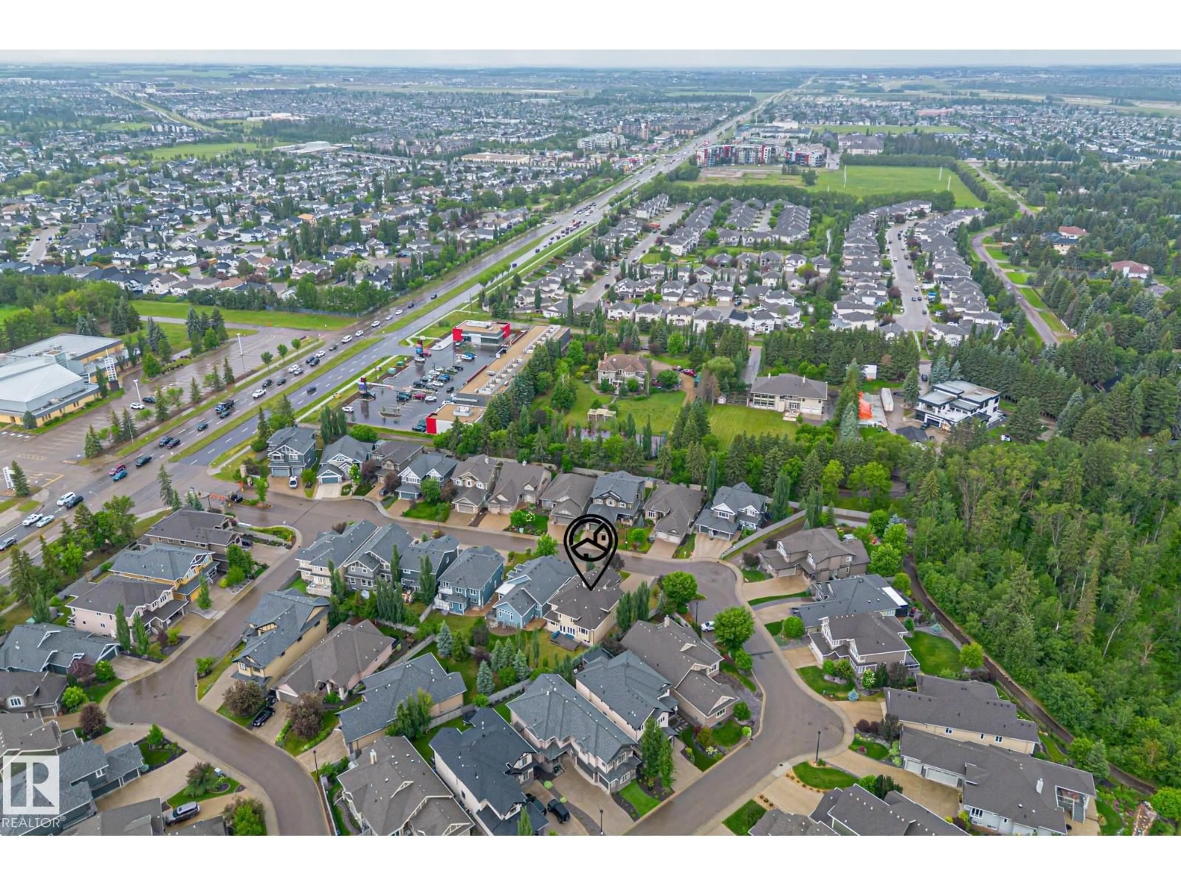A pic from outside/outdoor area/front of a property/back of a property/a pic from drone, street for #26 - 10550 ELLERSLIE RD, Edmonton Alberta T6W0Y2
