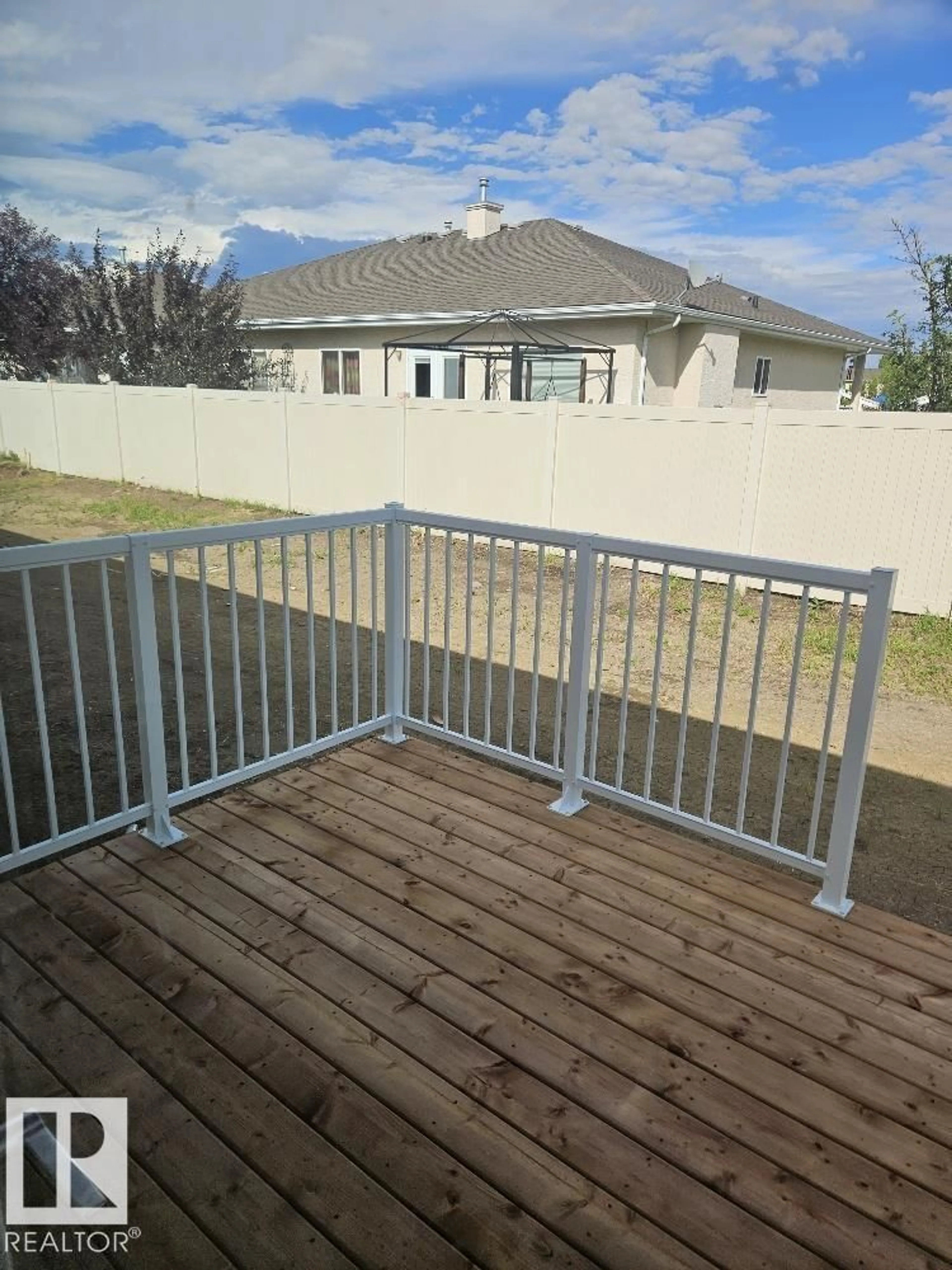 Patio, unknown for 11 - 42 DALTON LI, Spruce Grove Alberta T7X4C4