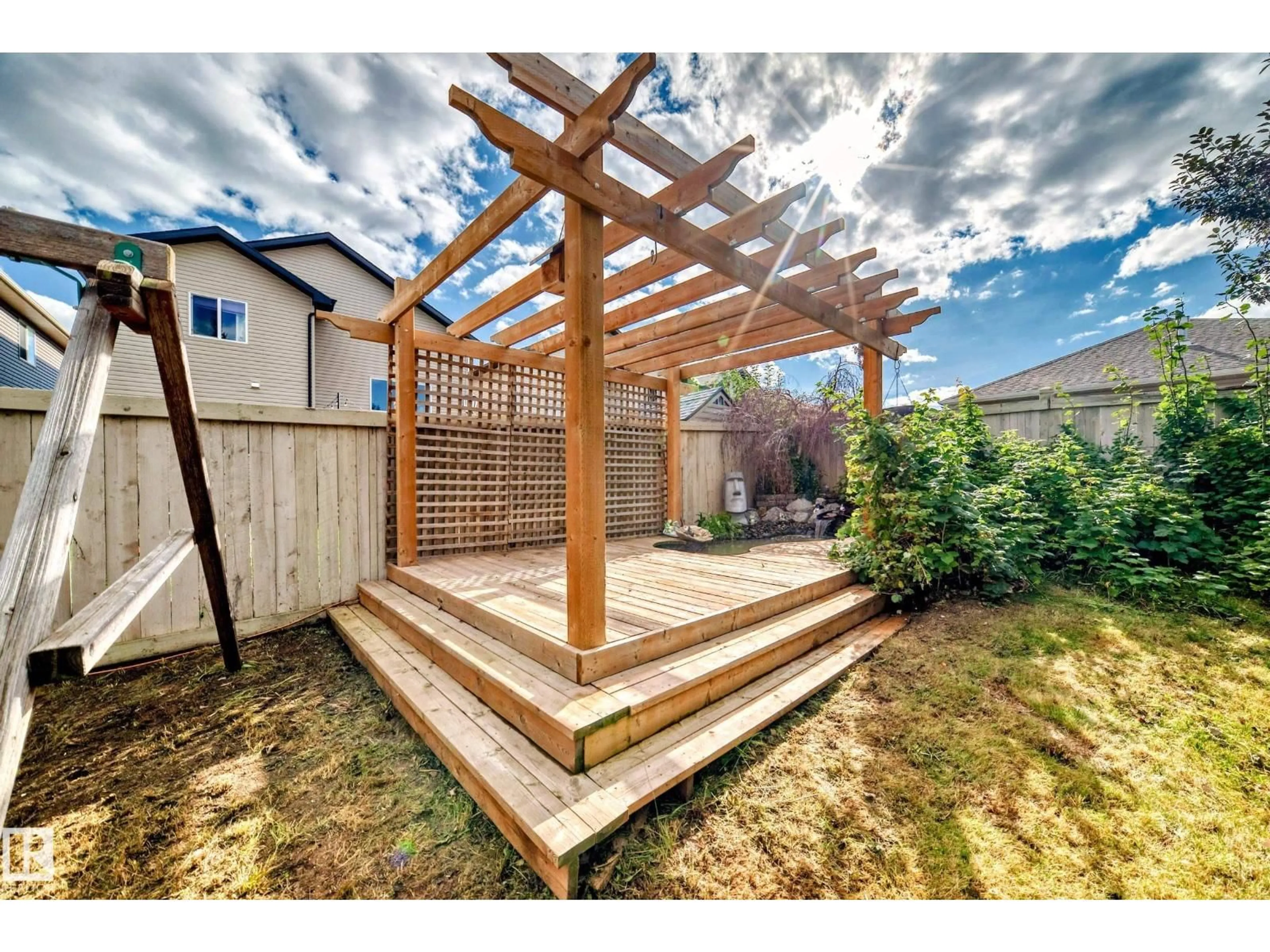 Patio, street for 4022 45 ST, Stony Plain Alberta T7Z0B4