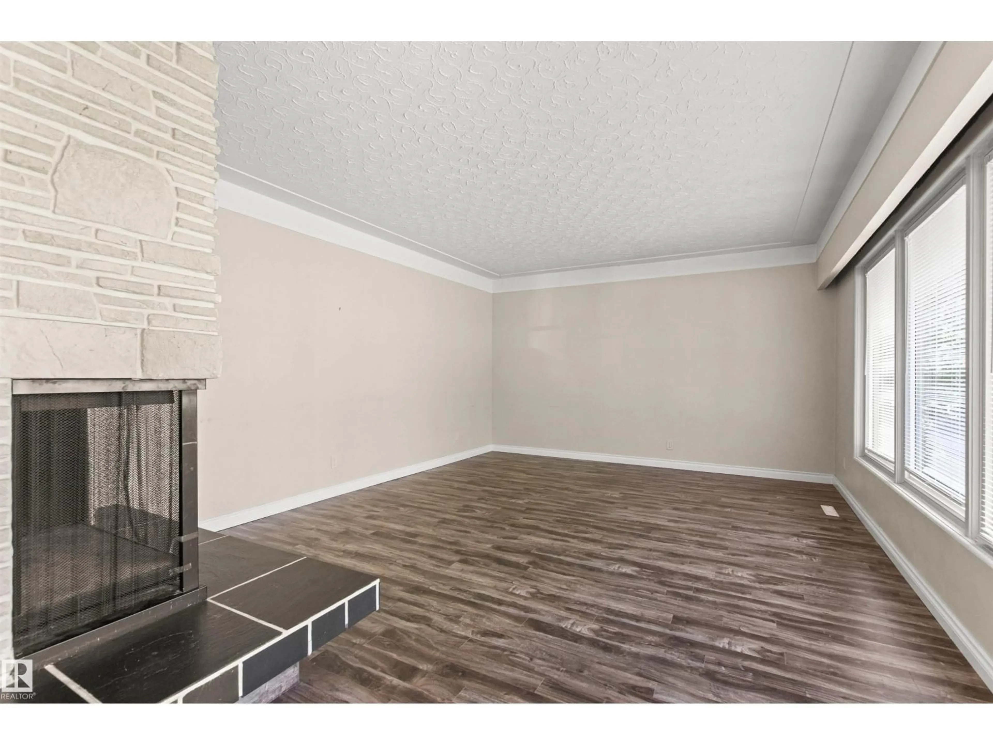 A pic of a room for 11819 75 AV, Edmonton Alberta T6G0J4