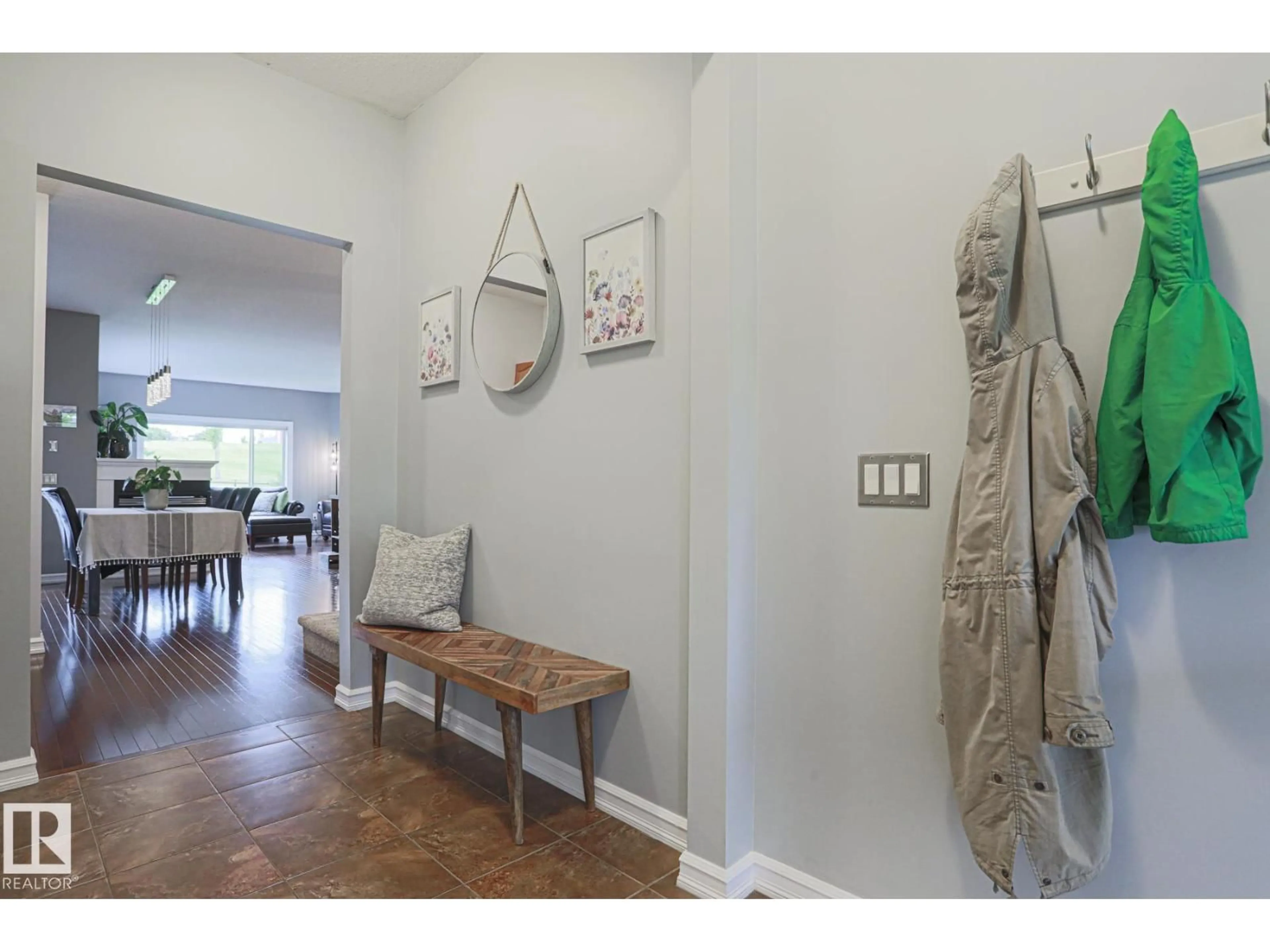 Indoor entryway for 39 VIVIAN WY, Spruce Grove Alberta T7X0C2