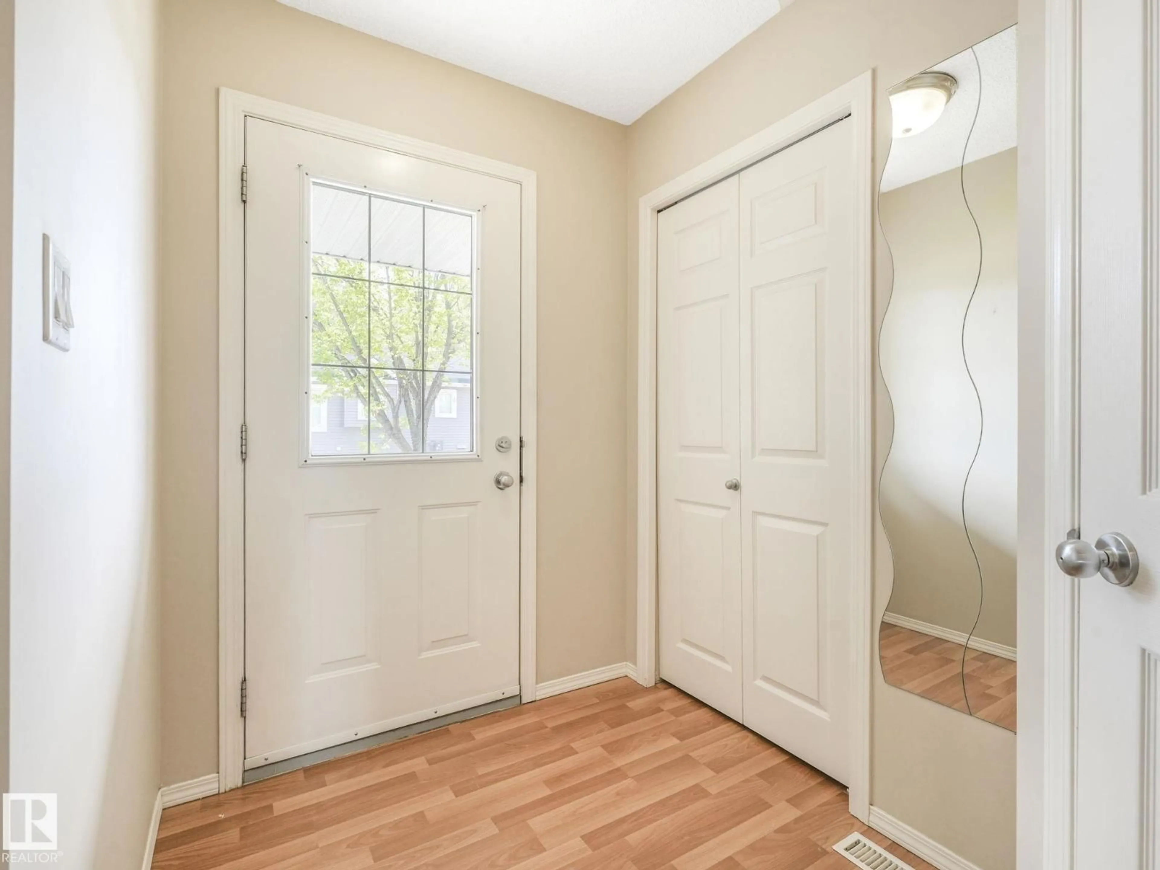 Indoor entryway for #56 - 1428 HODGSON WY, Edmonton Alberta T6R3P8