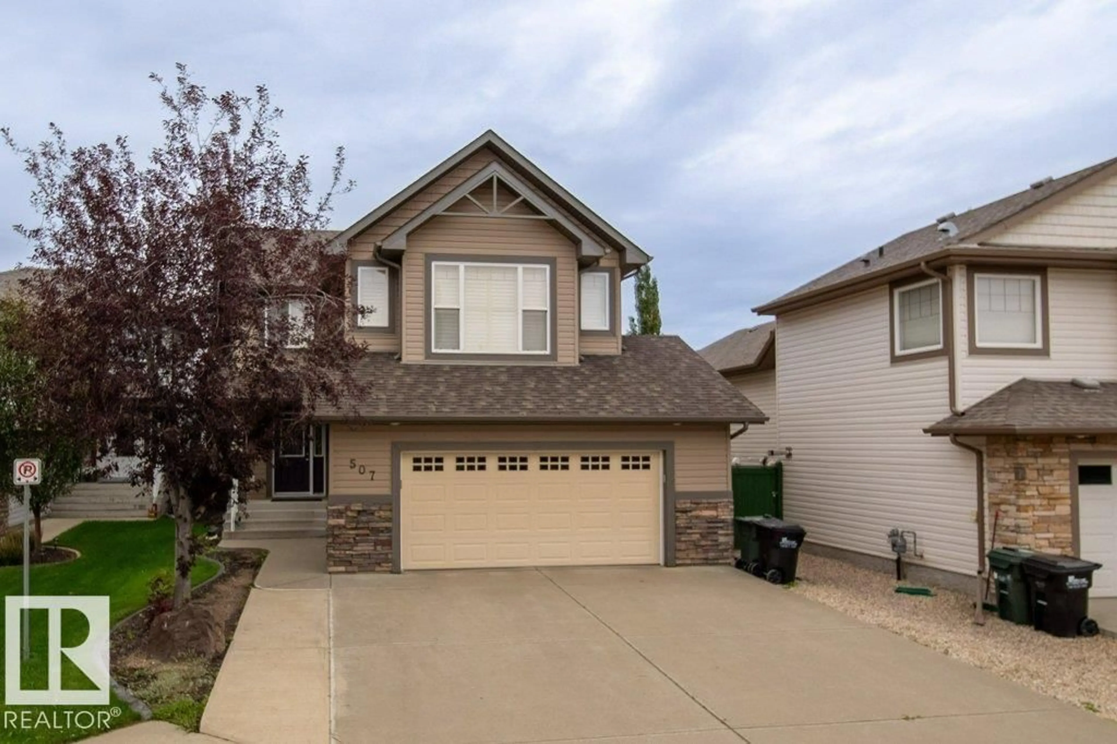 Home with vinyl exterior material, street for 507 CRANDELL CT, Sherwood Park Alberta T8H0H3