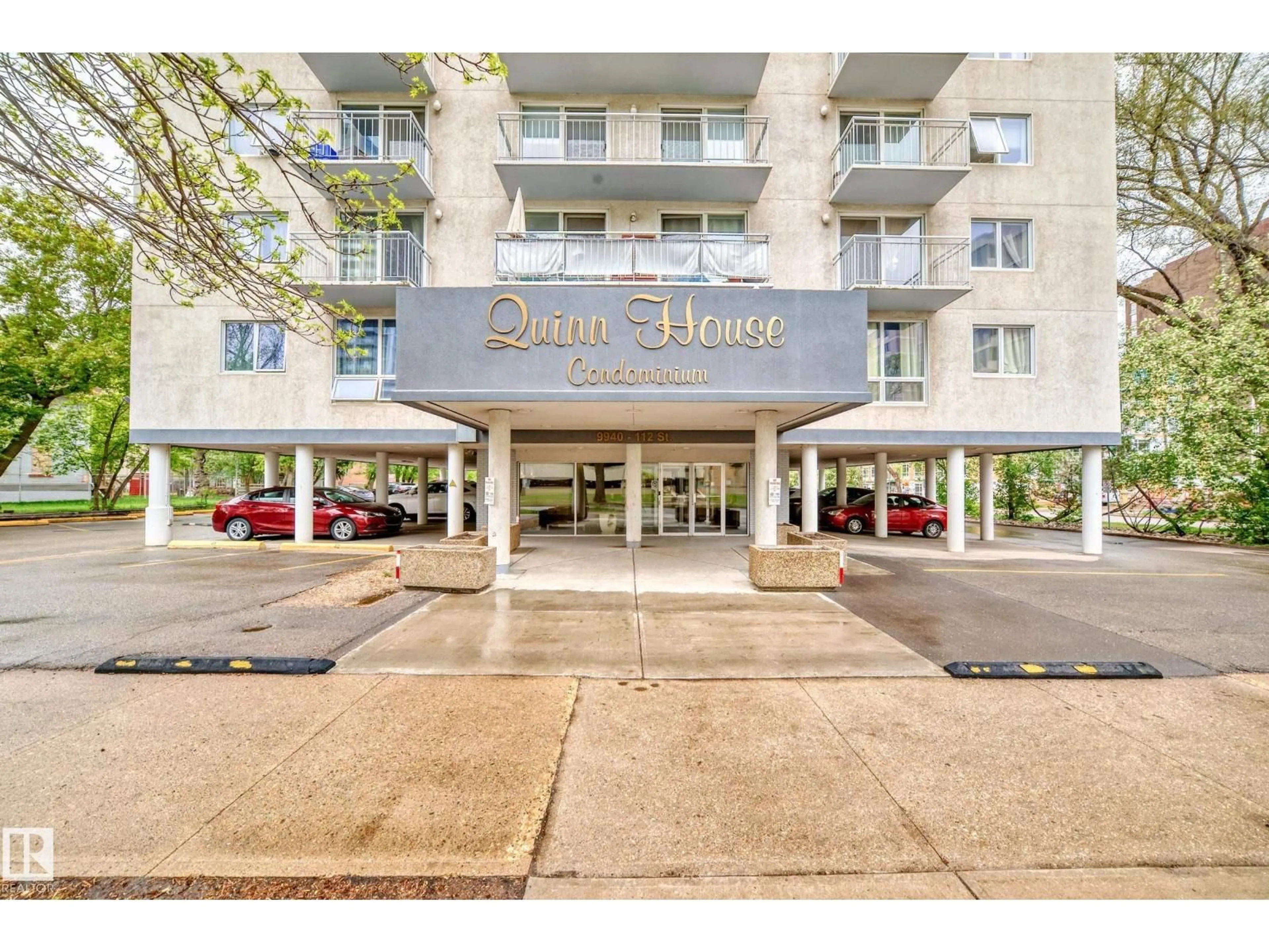 Indoor foyer for 504 - 9940 112 ST NW, Edmonton Alberta T5K1L8