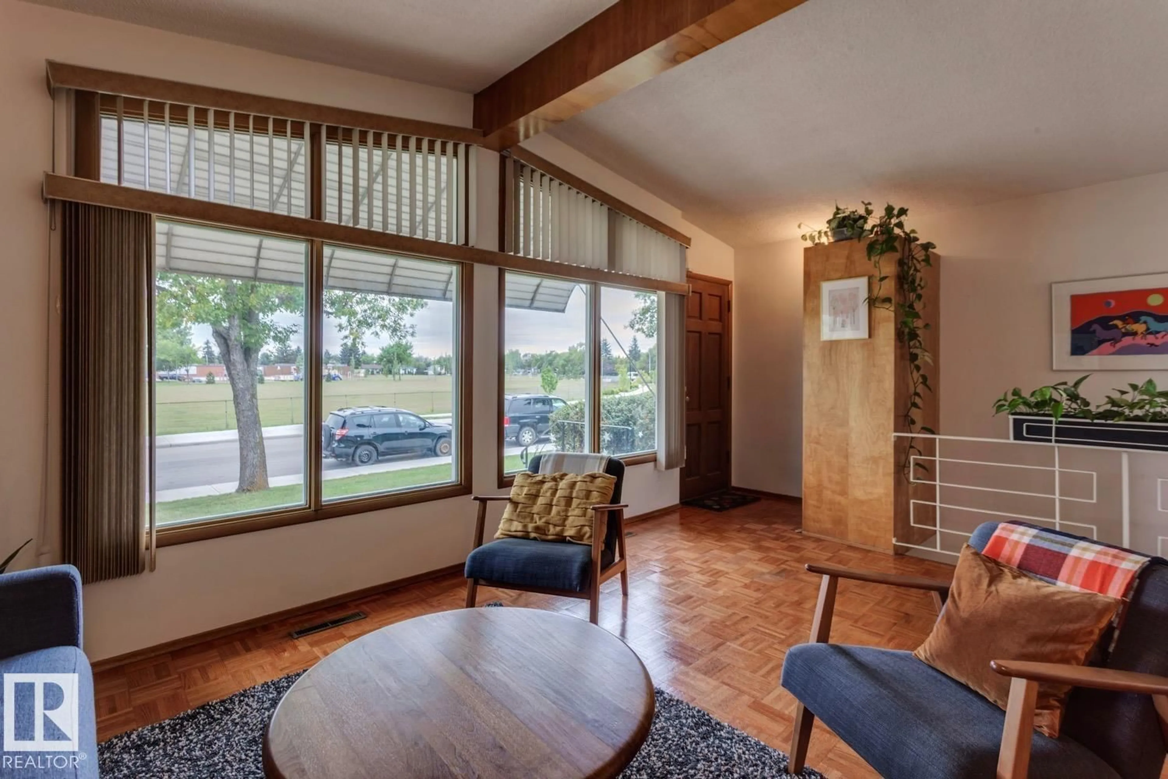 Indoor foyer for NW - 12835 91 ST, Edmonton Alberta T5E3P4