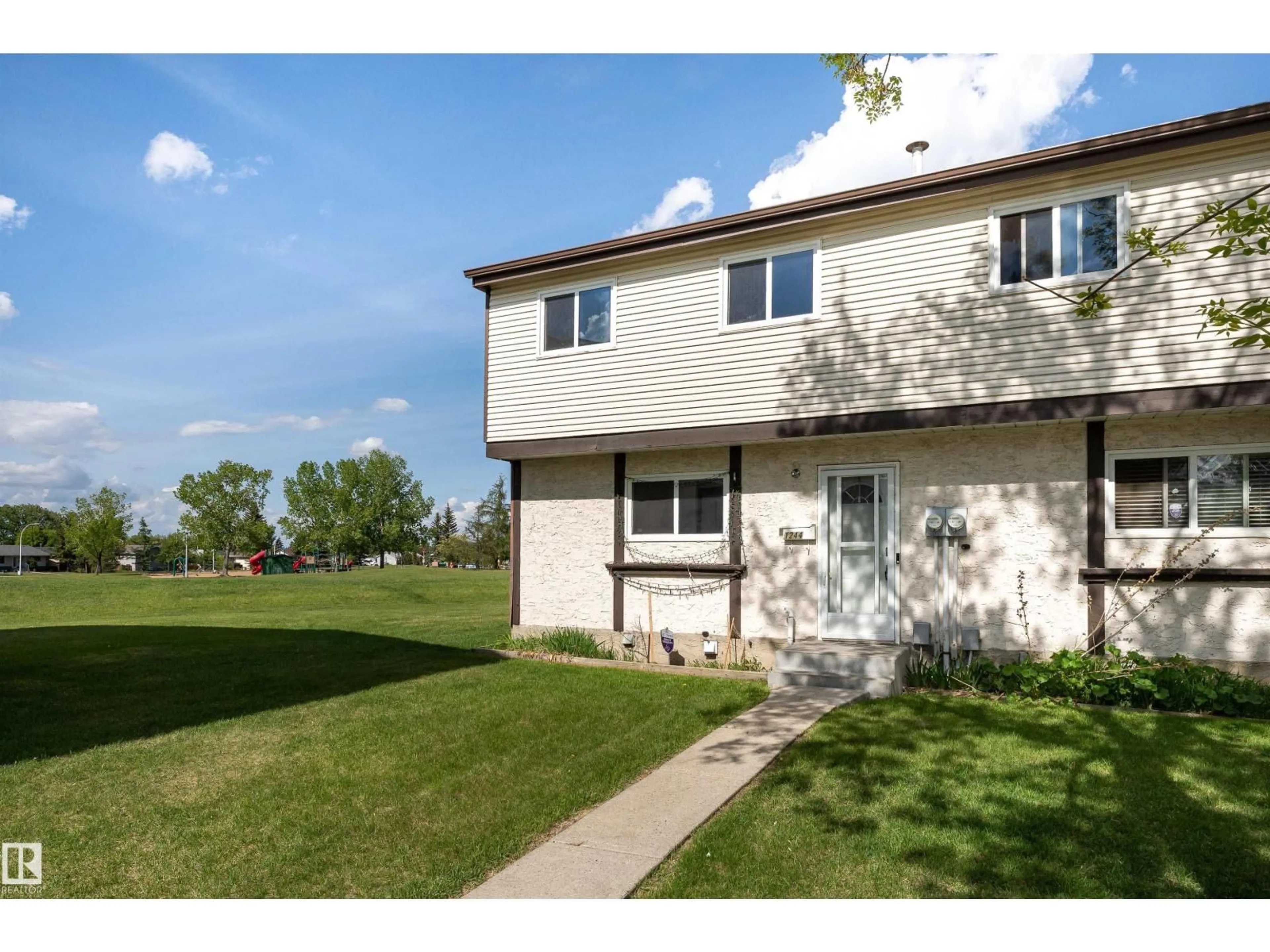 Unknown for 1244 LAKEWOOD RD, Edmonton Alberta T6K3P2