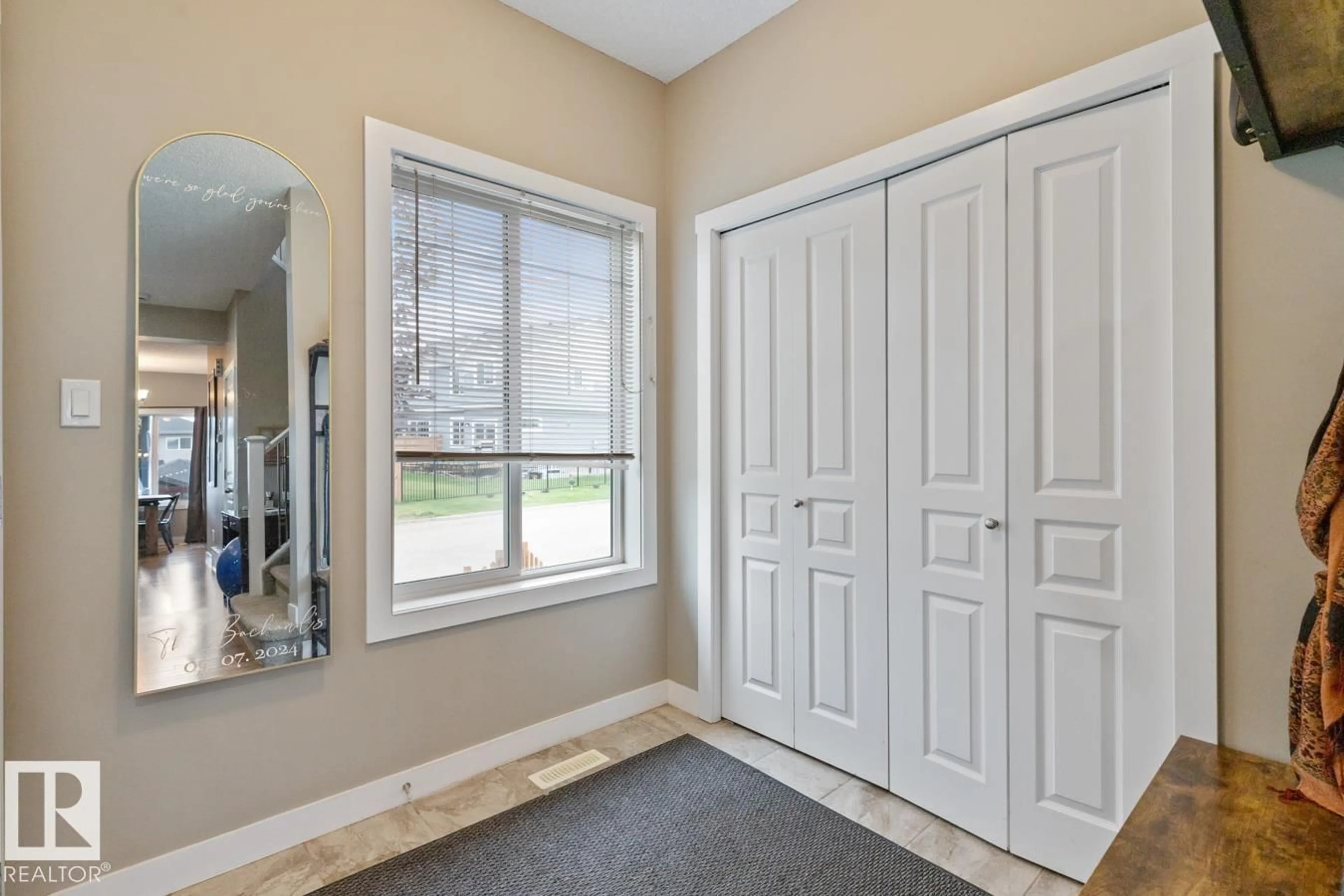 Indoor entryway for 71 HUDSON CV, Spruce Grove Alberta T7X0R8