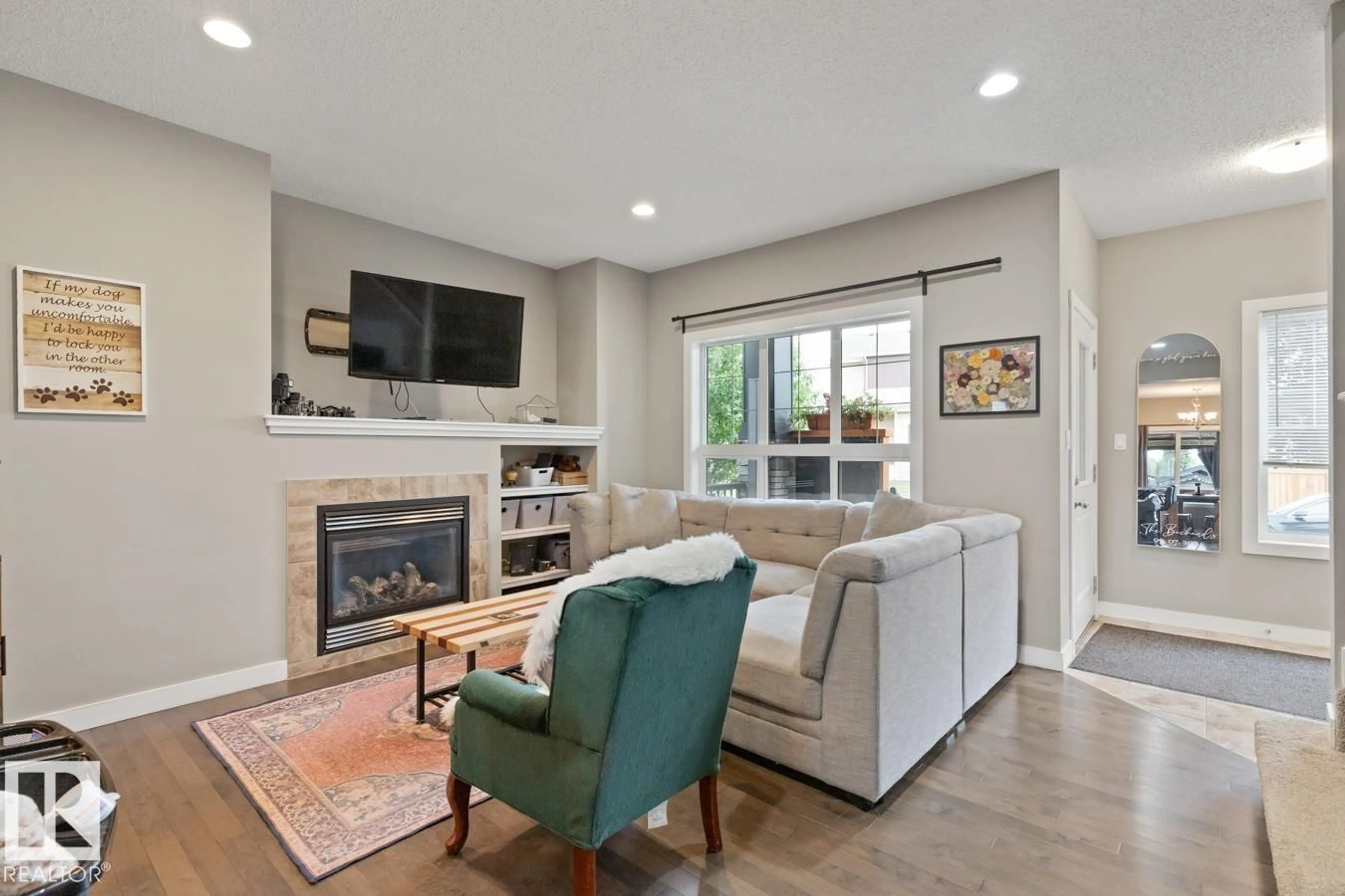 Living room with furniture, unknown for 71 HUDSON CV, Spruce Grove Alberta T7X0R8