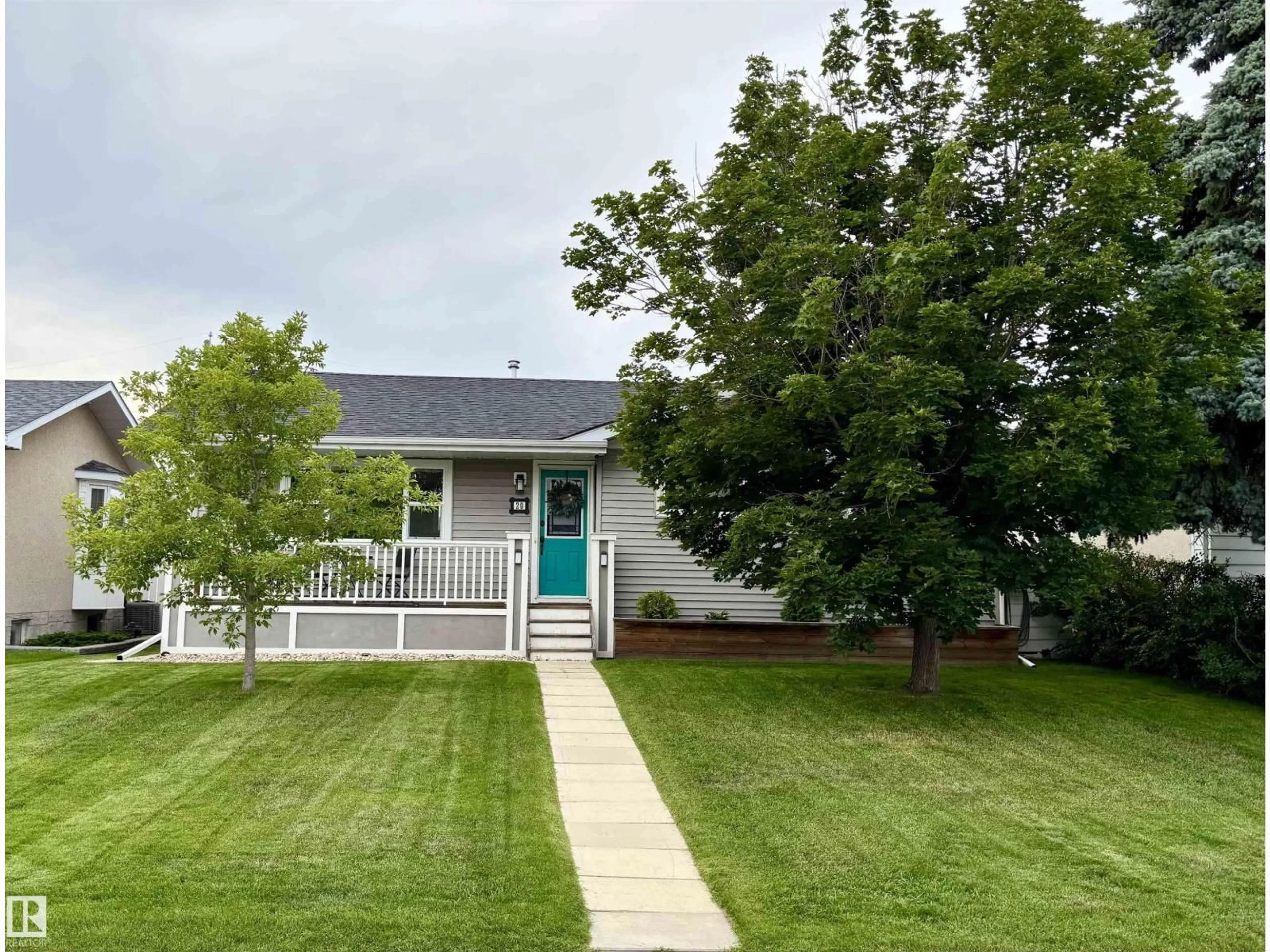 A pic from outside/outdoor area/front of a property/back of a property/a pic from drone, street for 20 CAPRI RD, Leduc Alberta T9E4M1