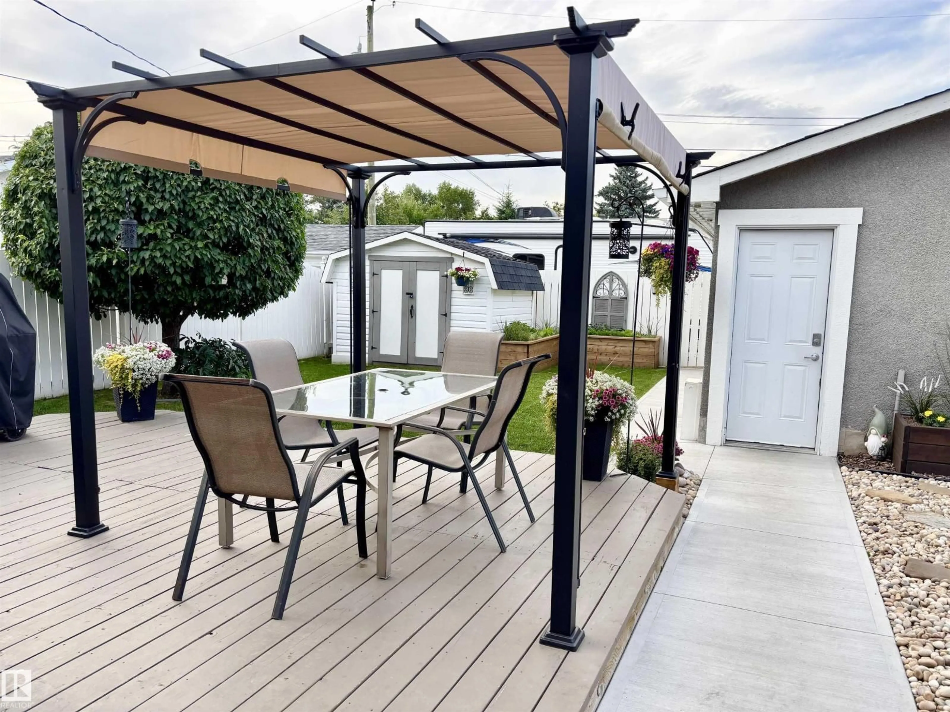Patio, street for 20 CAPRI RD, Leduc Alberta T9E4M1