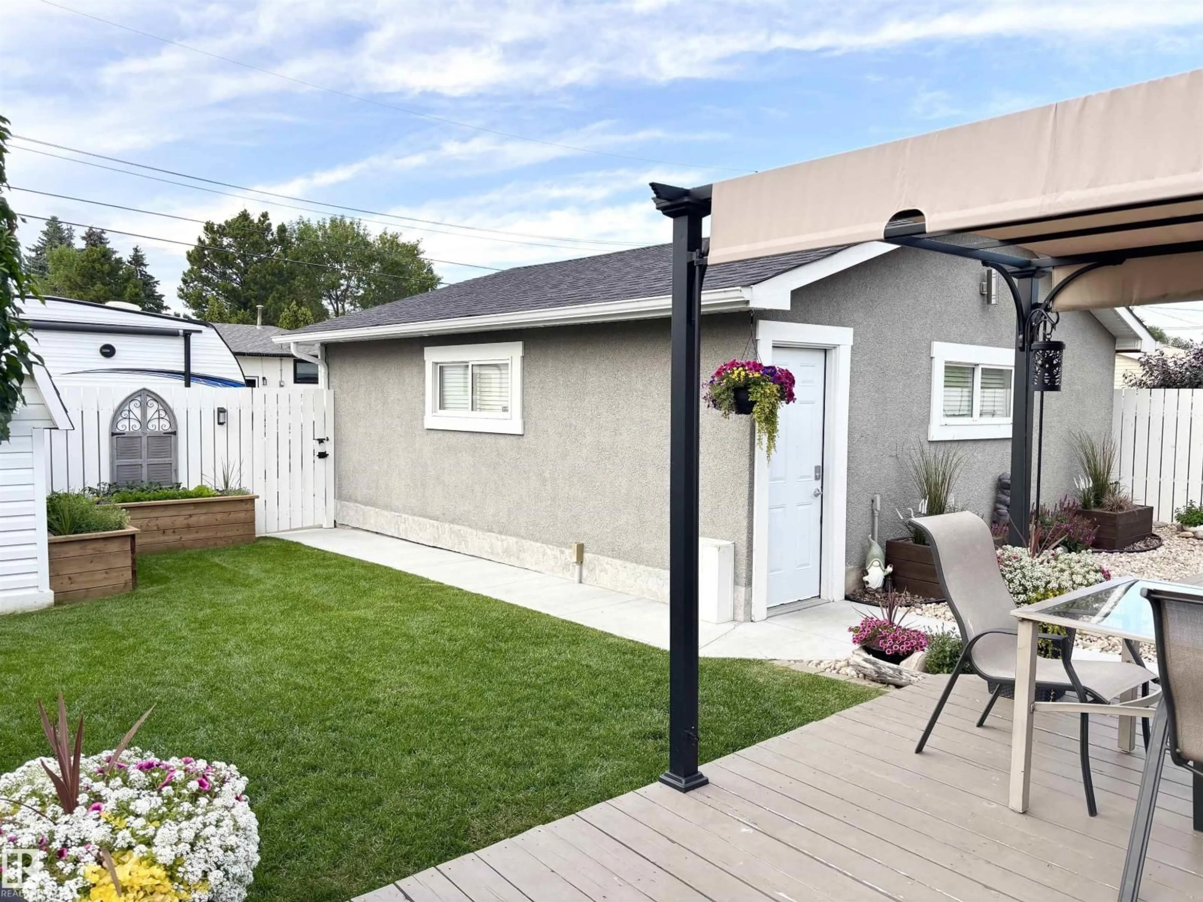 Home with vinyl exterior material, street for 20 CAPRI RD, Leduc Alberta T9E4M1