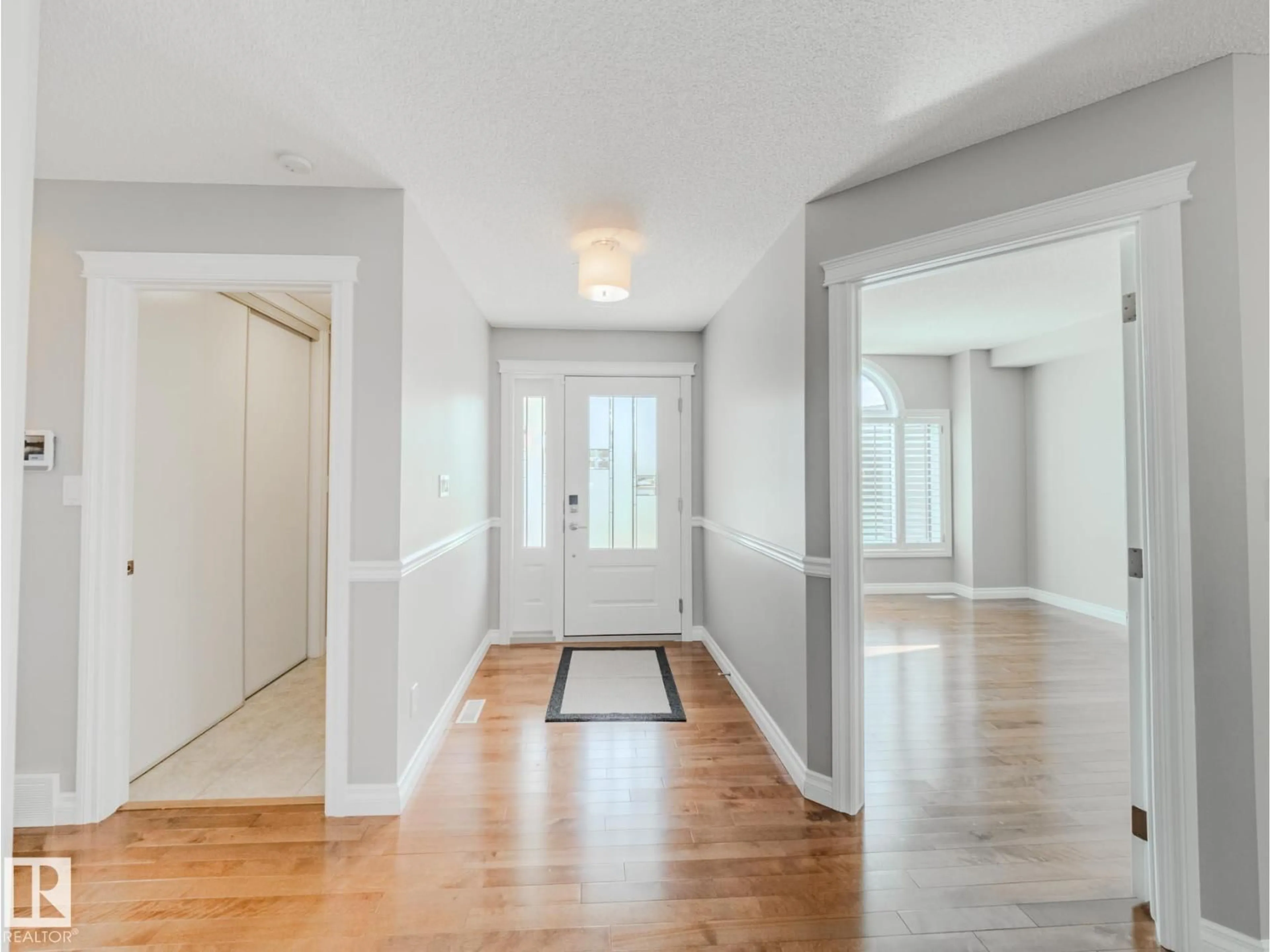 Indoor entryway for 631 REVELL WD, Edmonton Alberta T6R2H9