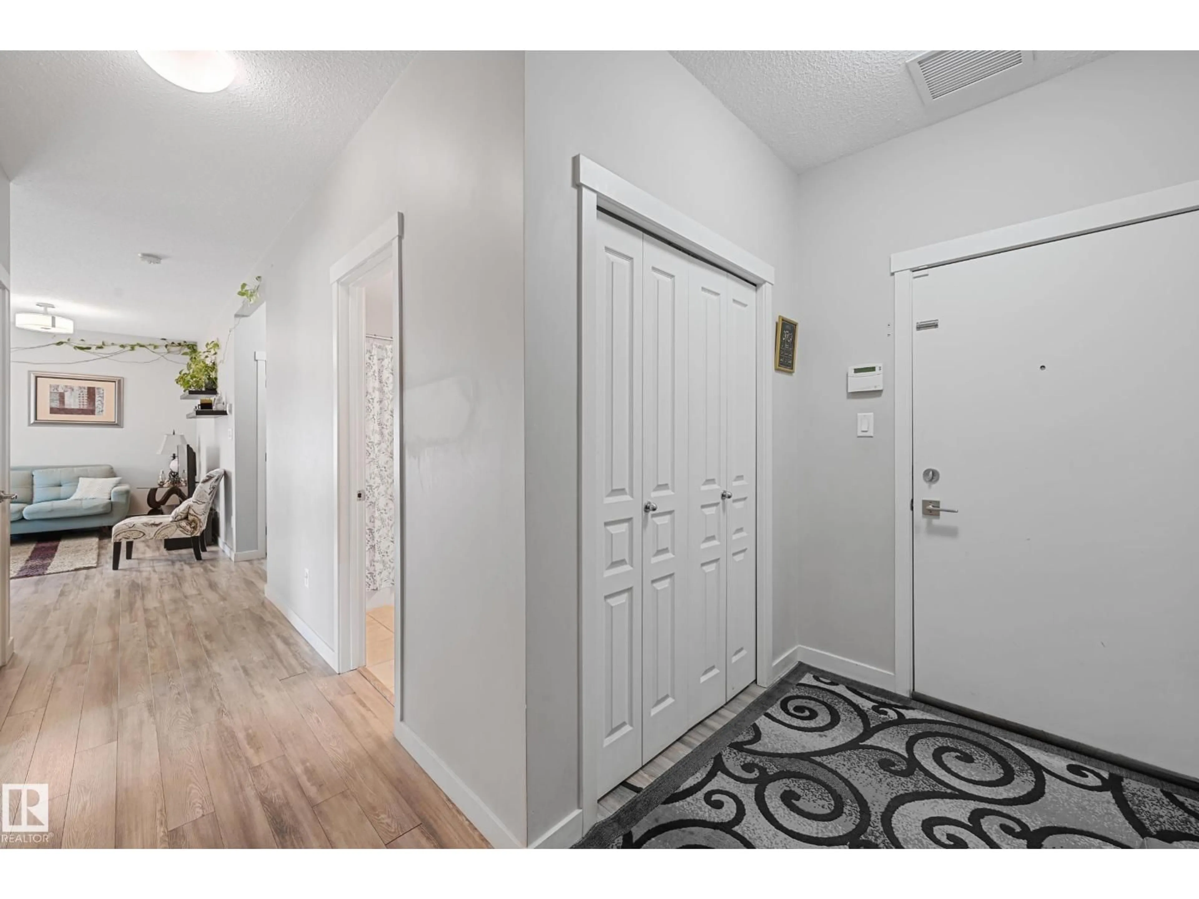 Indoor entryway for #102 - 102 WELSH DR, Edmonton Alberta T6X1A7