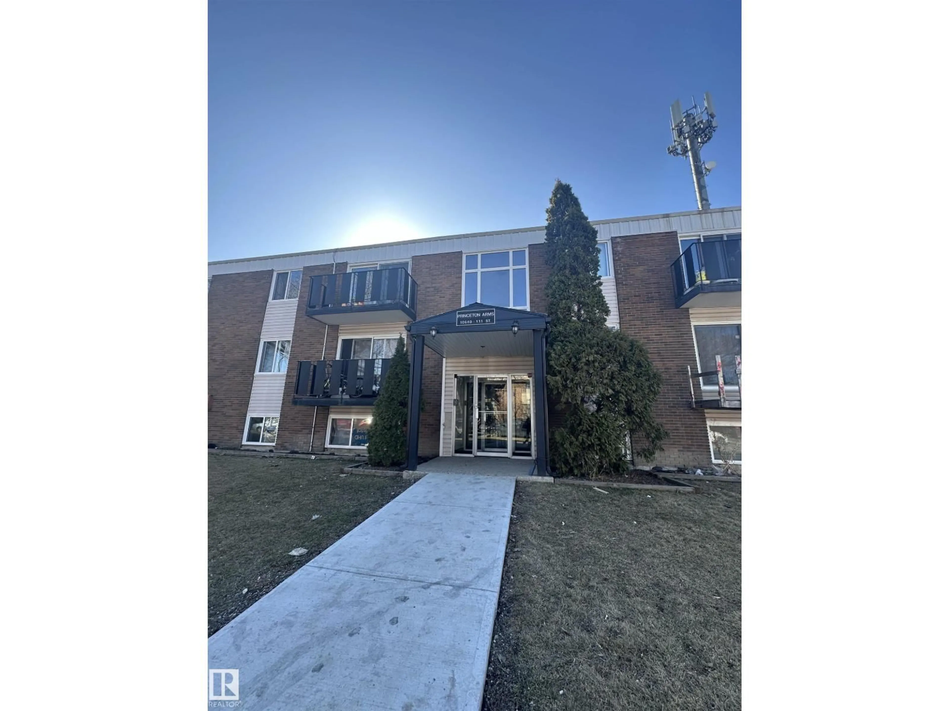 A pic from outside/outdoor area/front of a property/back of a property/a pic from drone, unknown for #6 - 10640 111 ST, Edmonton Alberta T5H3E9