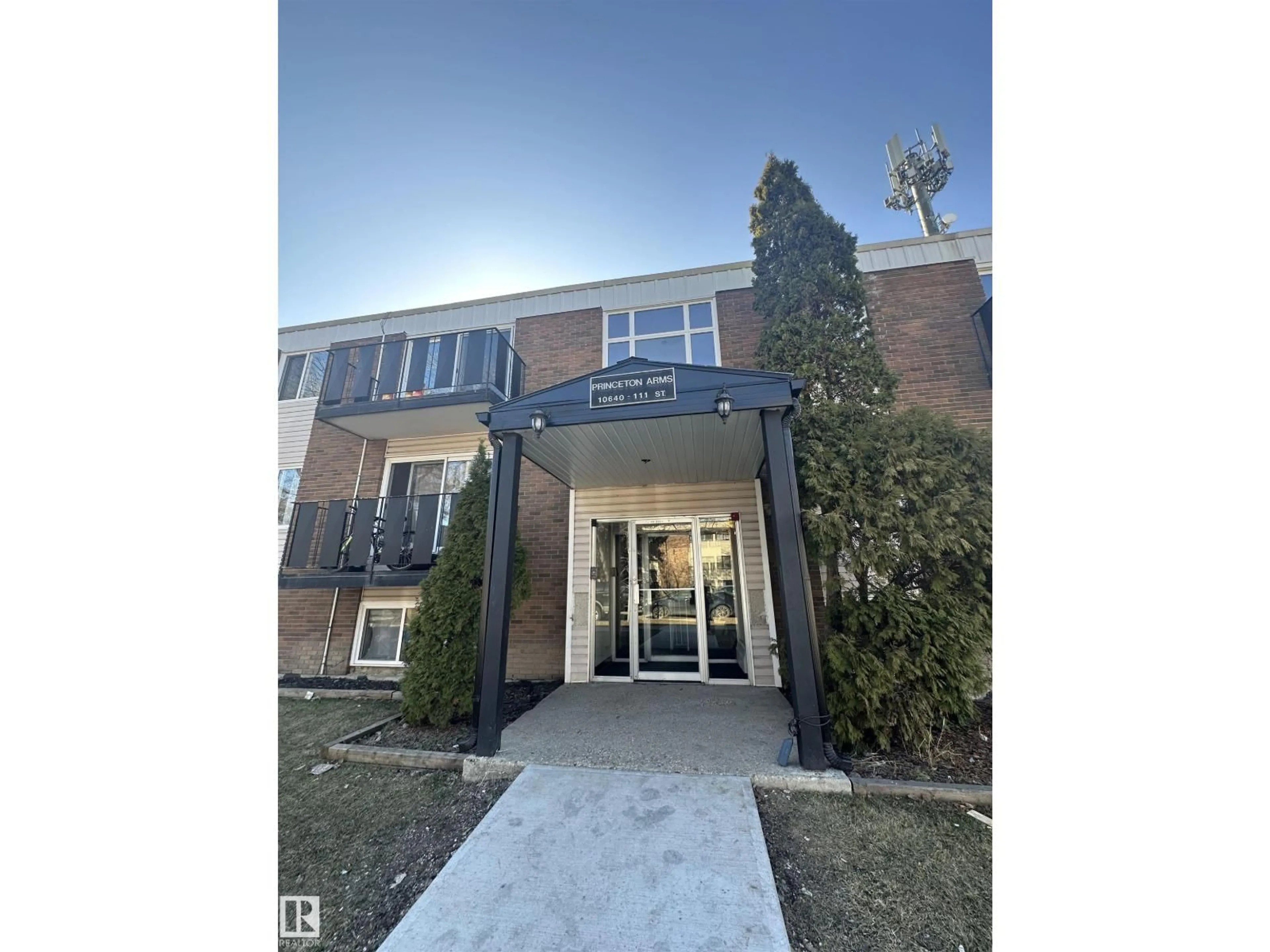 Unknown for #6 - 10640 111 ST, Edmonton Alberta T5H3E9