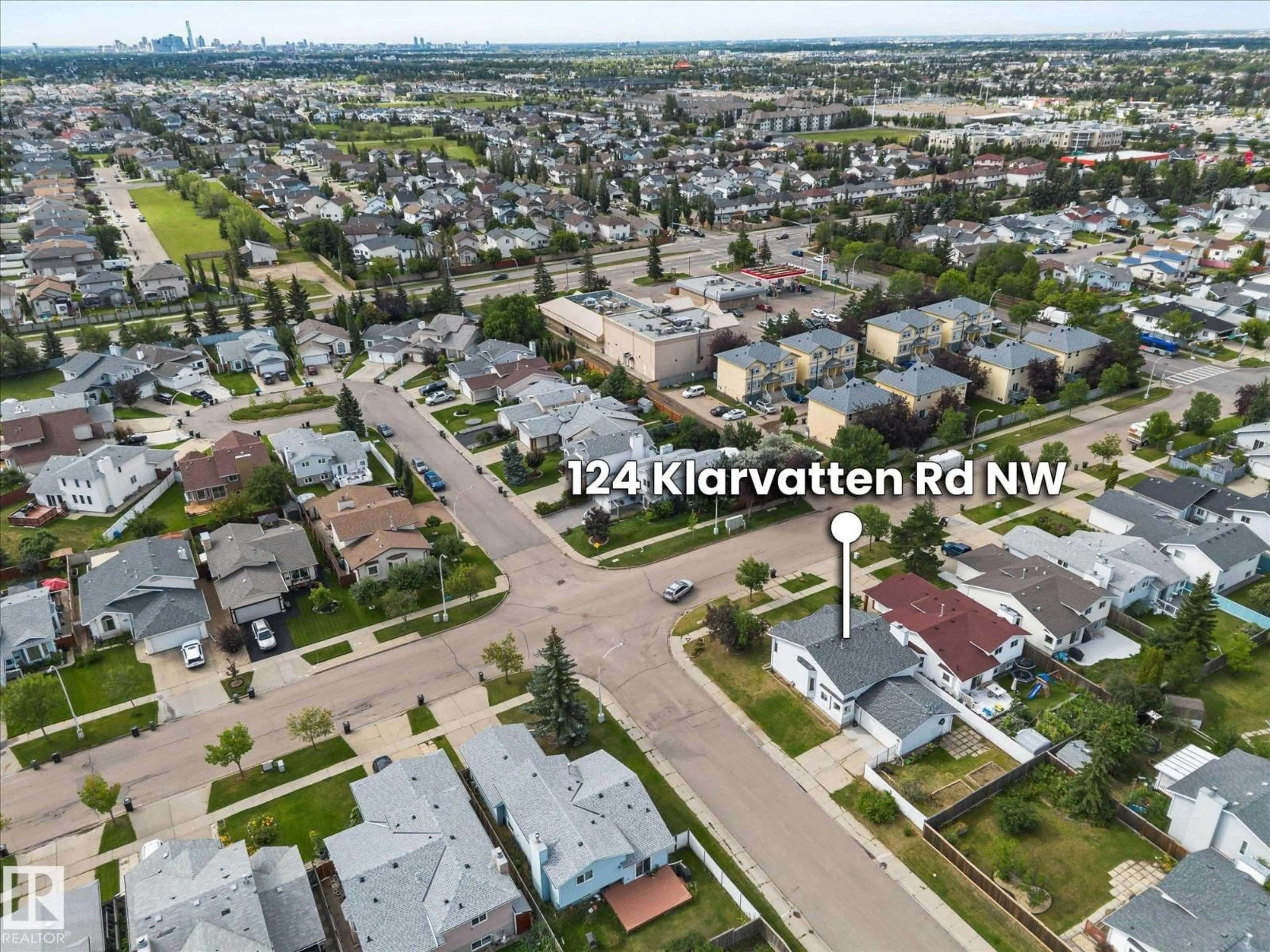 A pic from outside/outdoor area/front of a property/back of a property/a pic from drone, street for 124 KLARVATTEN RD, Edmonton Alberta T5Z2X4