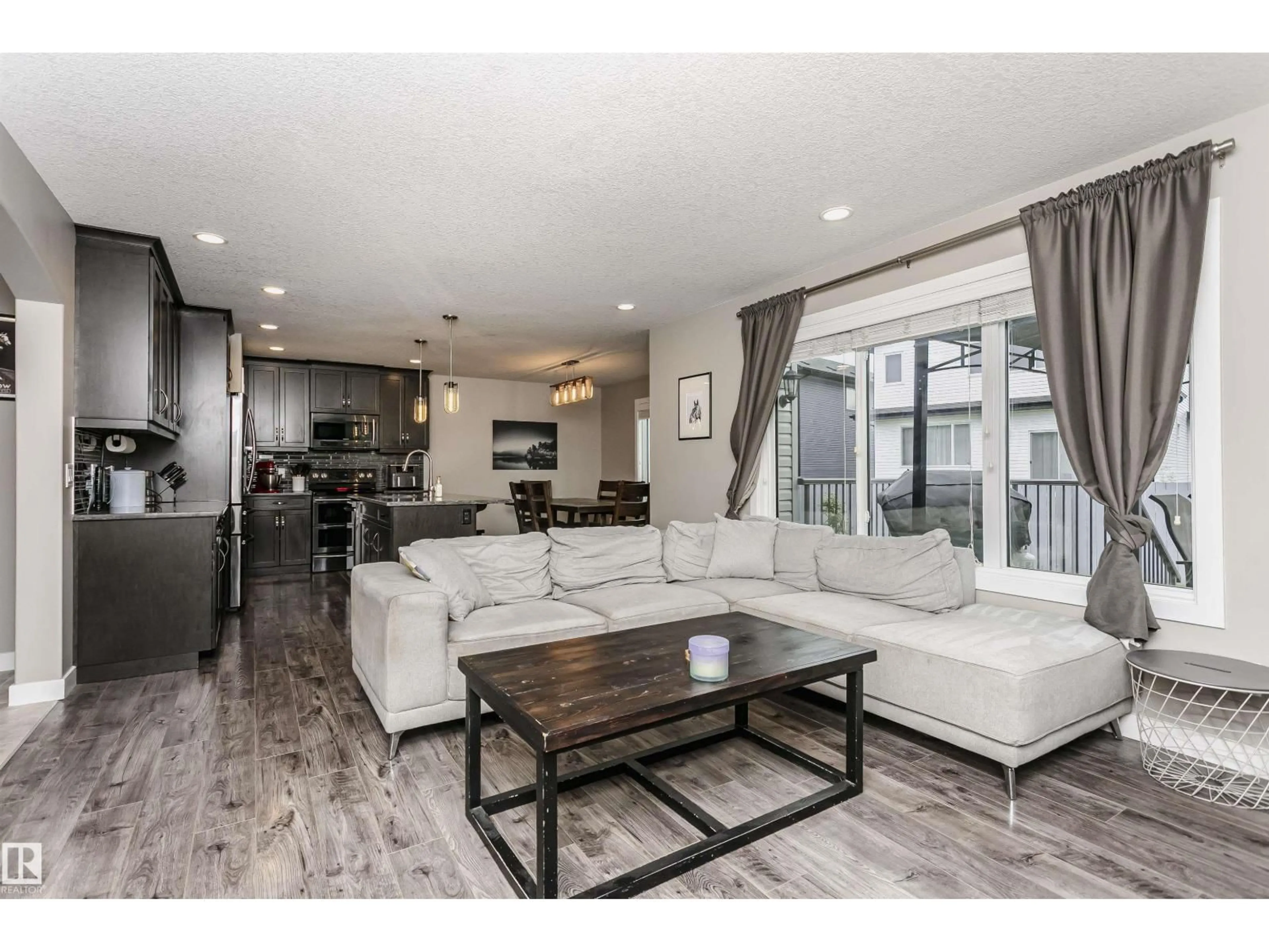 Living room with furniture, unknown for 36 SOUTHBRIDGE DR, Calmar Alberta T0C0V0