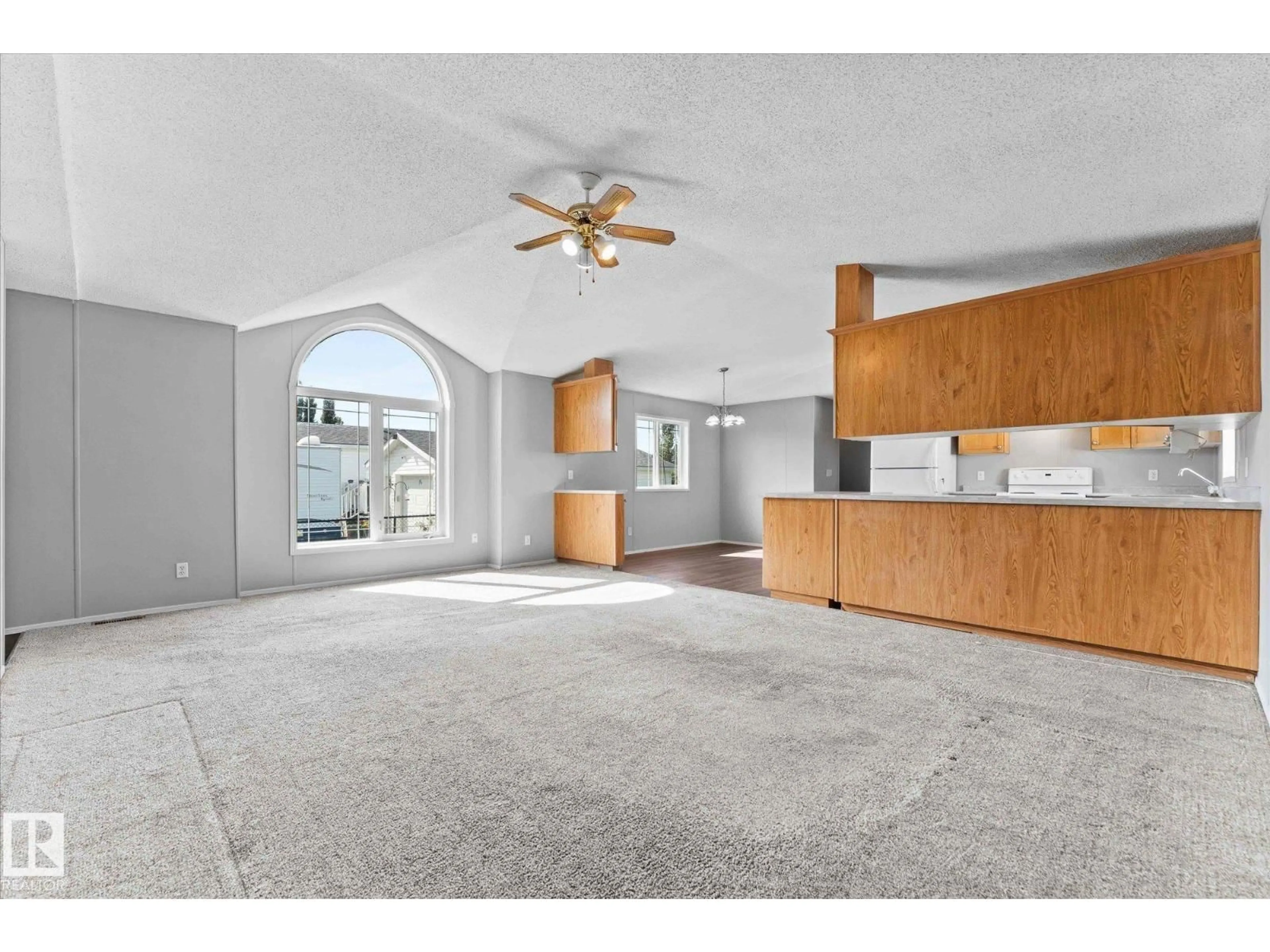 Open concept kitchen, unknown for 29 GRAYWOOD CV, Stony Plain Alberta T7Z2P3