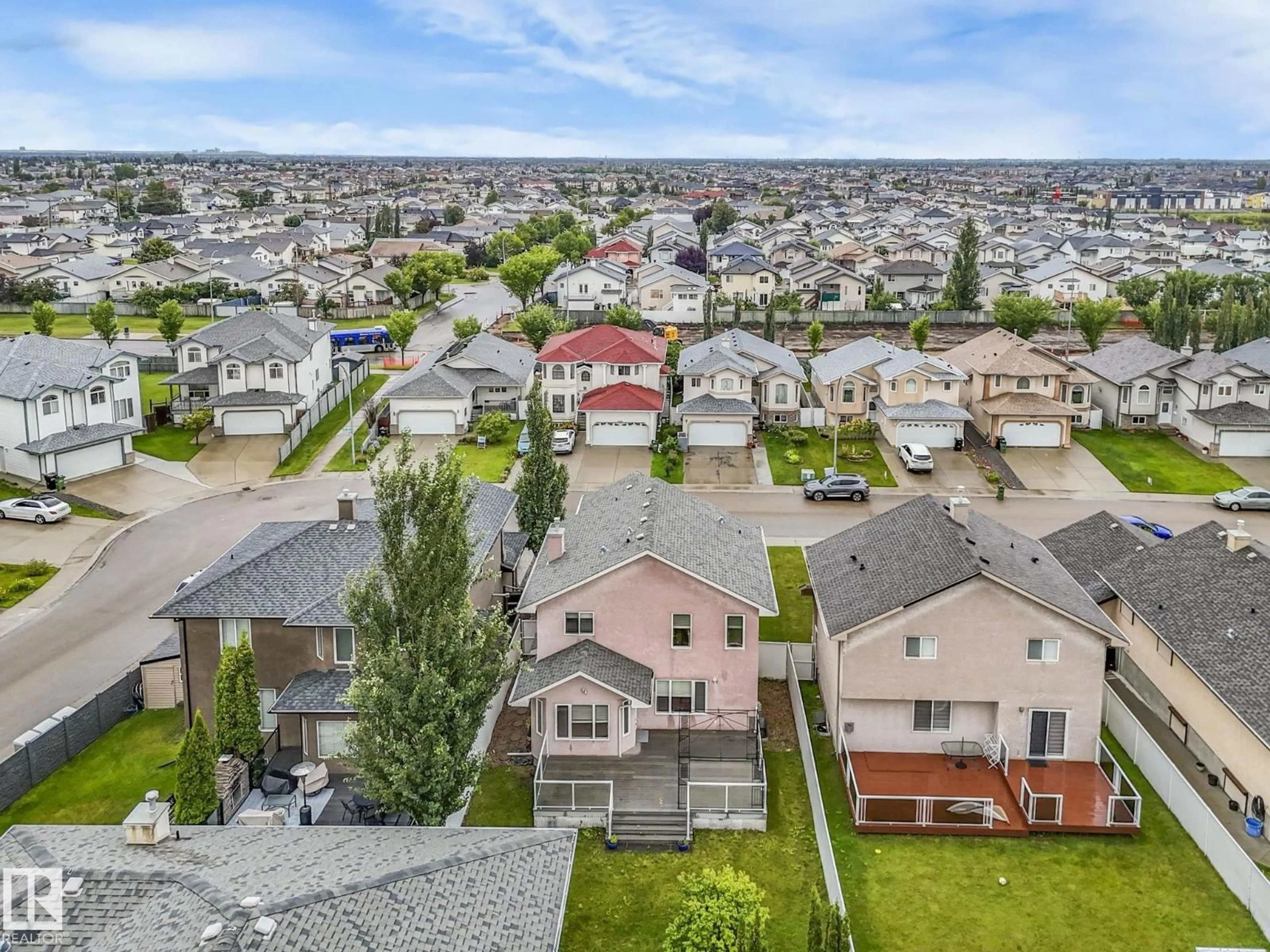 A pic from outside/outdoor area/front of a property/back of a property/a pic from drone, street for NW - 16409 65 ST, Edmonton Alberta T5Y3J3