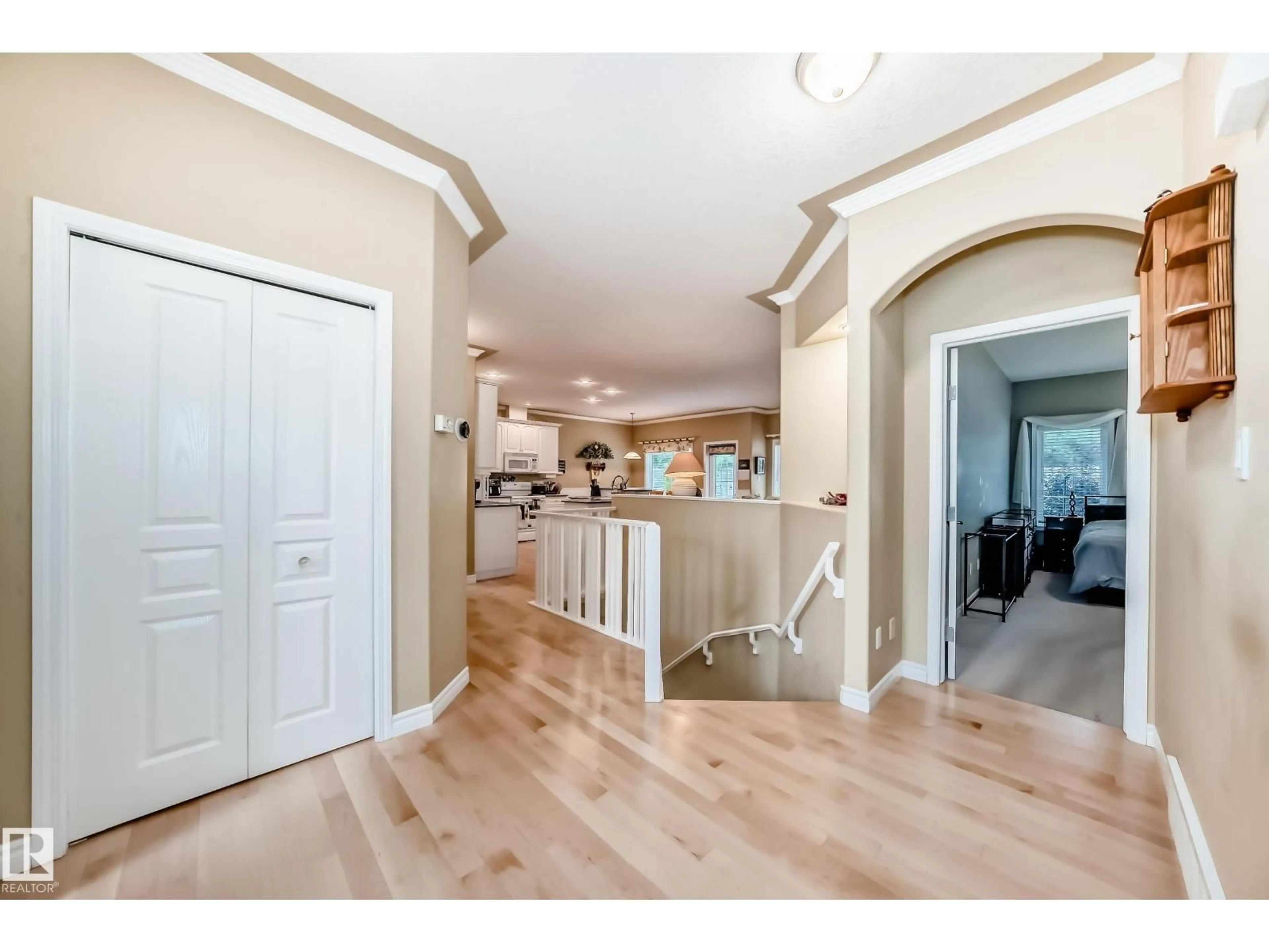 Indoor entryway for 1 HENDRIE DR, Stony Plain Alberta T7Z2S4