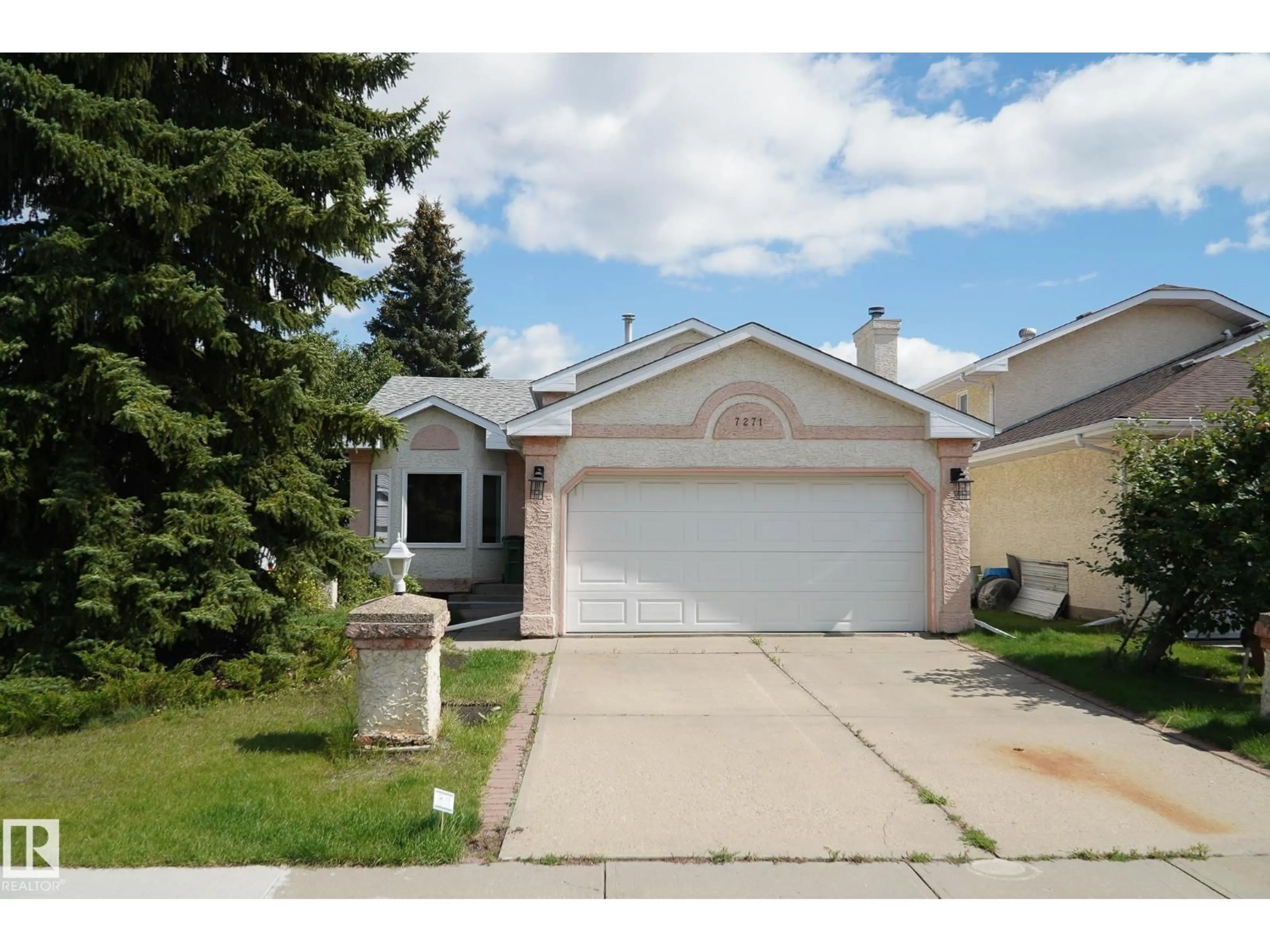 Home with vinyl exterior material, street for NW - 7271 190A ST, Edmonton Alberta T5T5T1