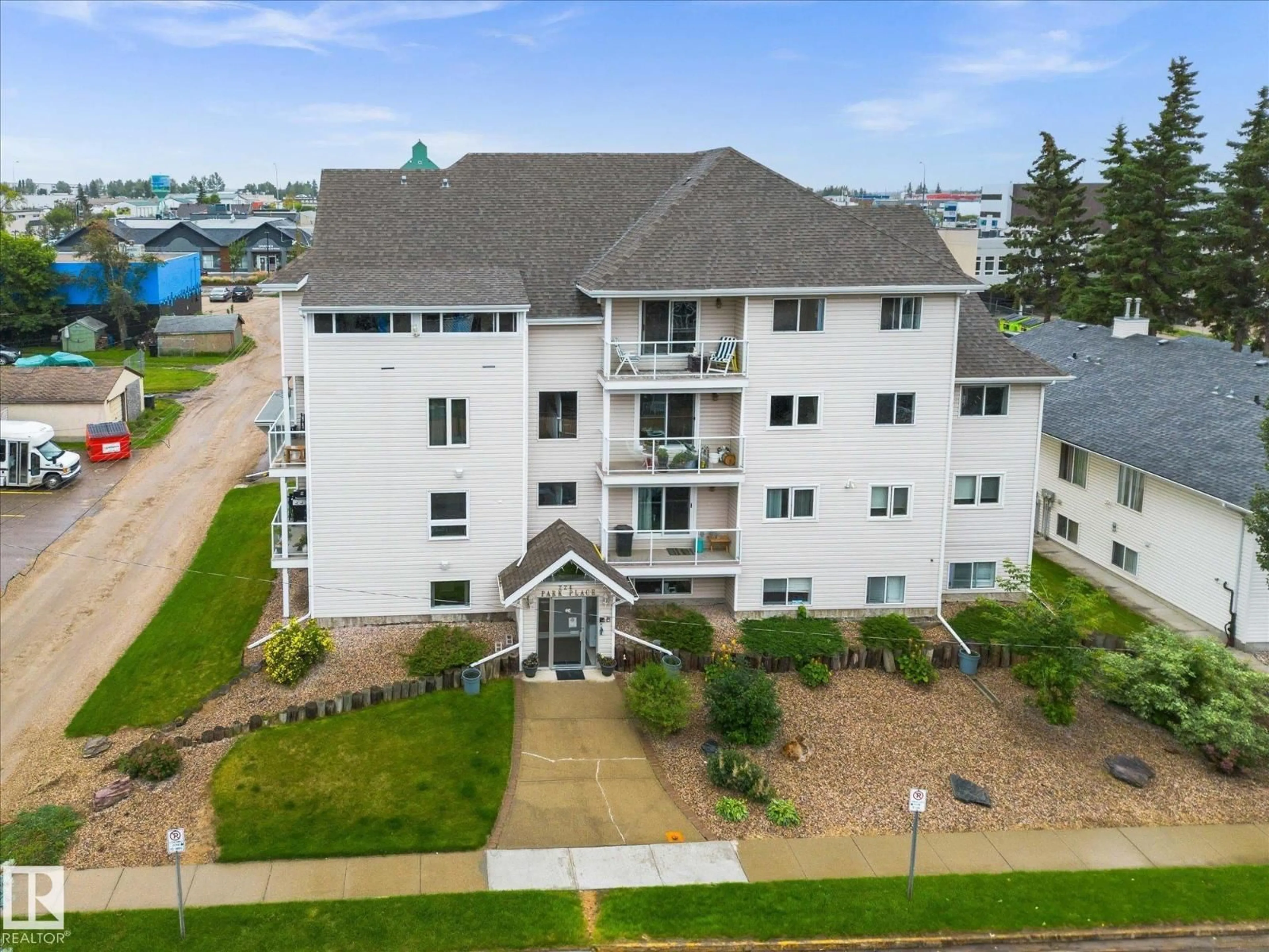 A pic from outside/outdoor area/front of a property/back of a property/a pic from drone, water/lake/river/ocean view for 224 - 403 CHURCH RD, Spruce Grove Alberta T7X1J1