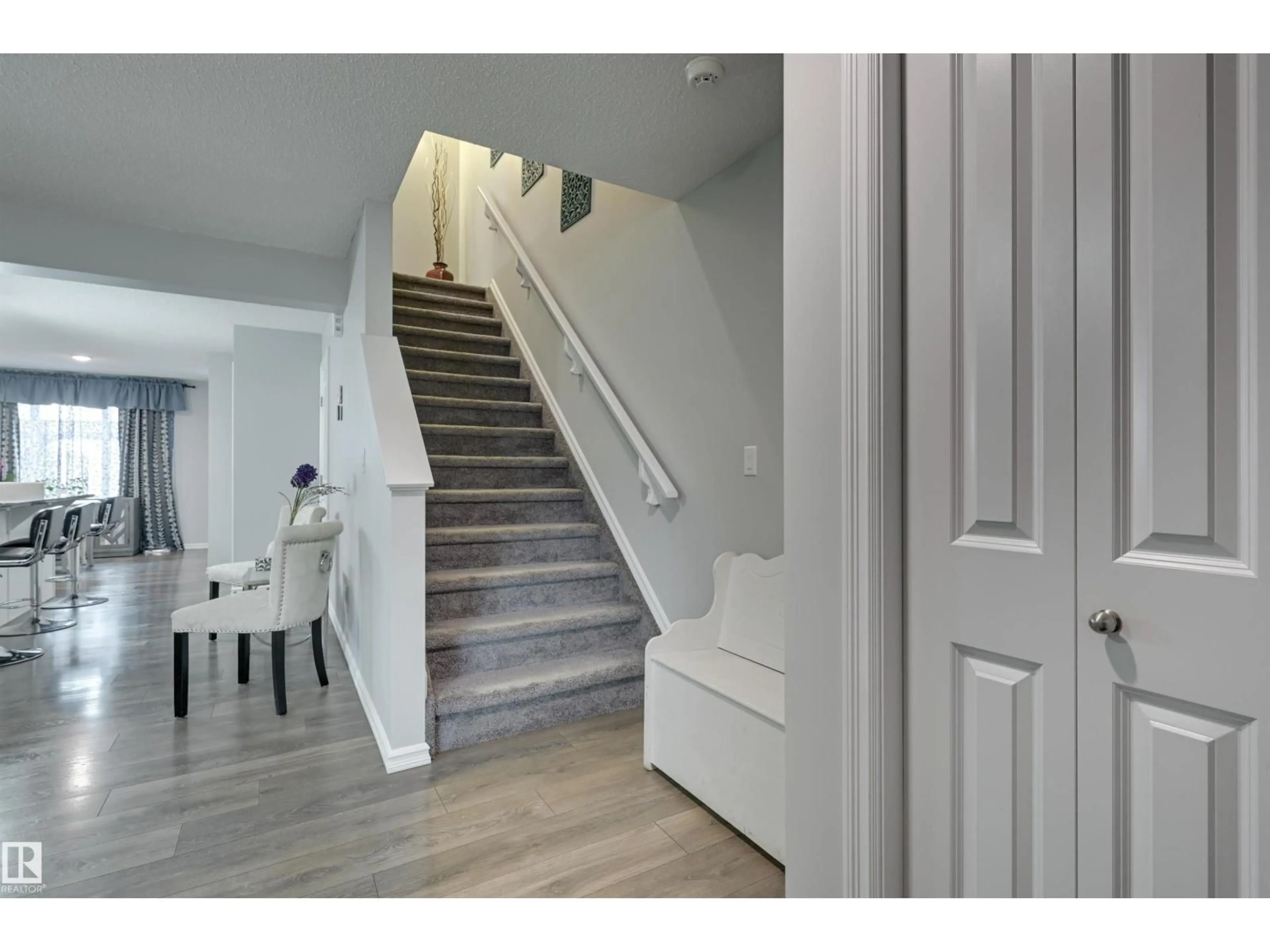 Stairs for 2511 20 AV, Edmonton Alberta T6T0Y7