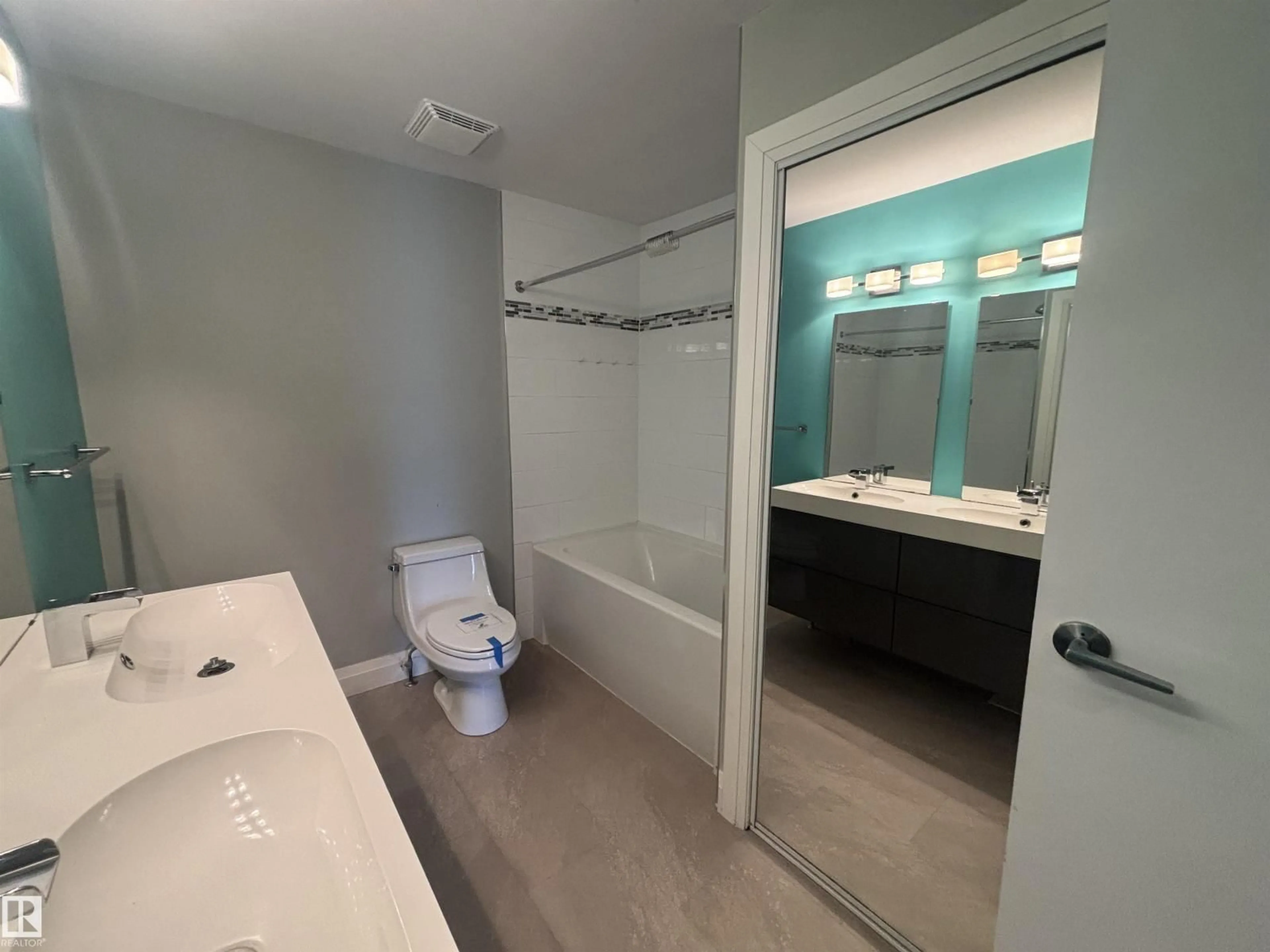 A pic of a room for 5979 40 AV, Edmonton Alberta T6L3P6