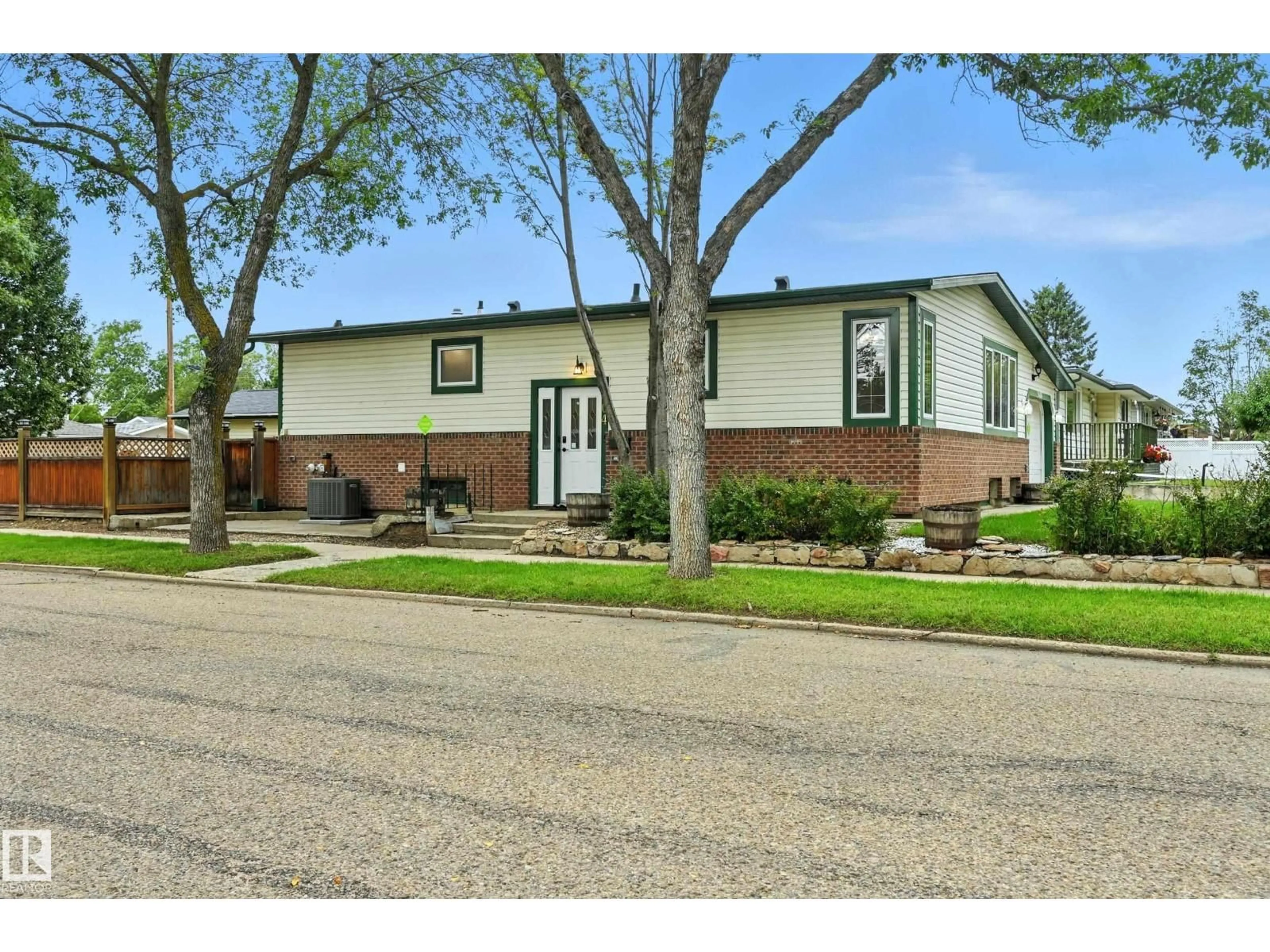 Home with brick exterior material, street for 9404 SHERRIDON, Fort Saskatchewan Alberta T8L1W3