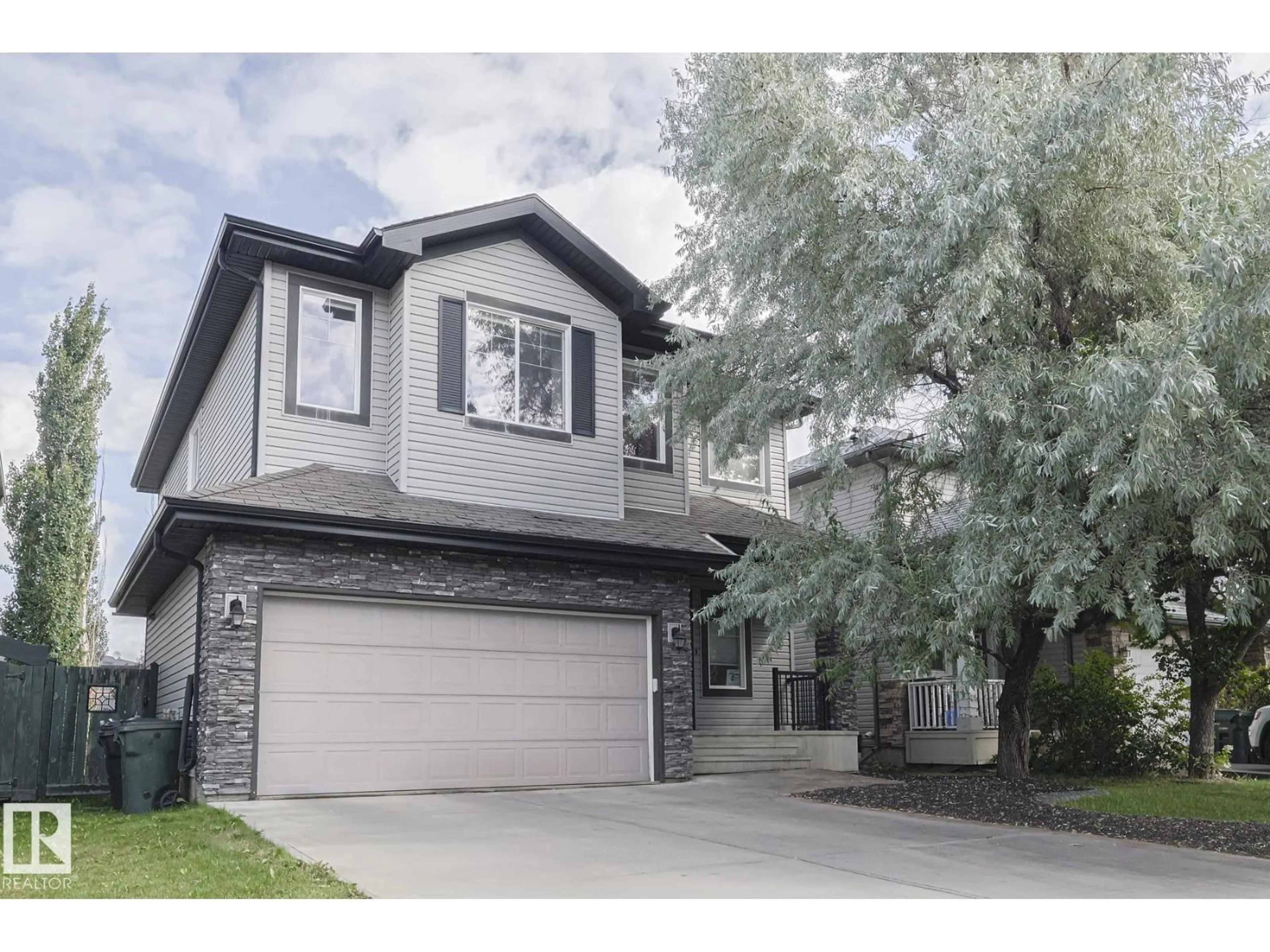 Home with vinyl exterior material, street for 42 VANESSA AV, Spruce Grove Alberta T7X0G9
