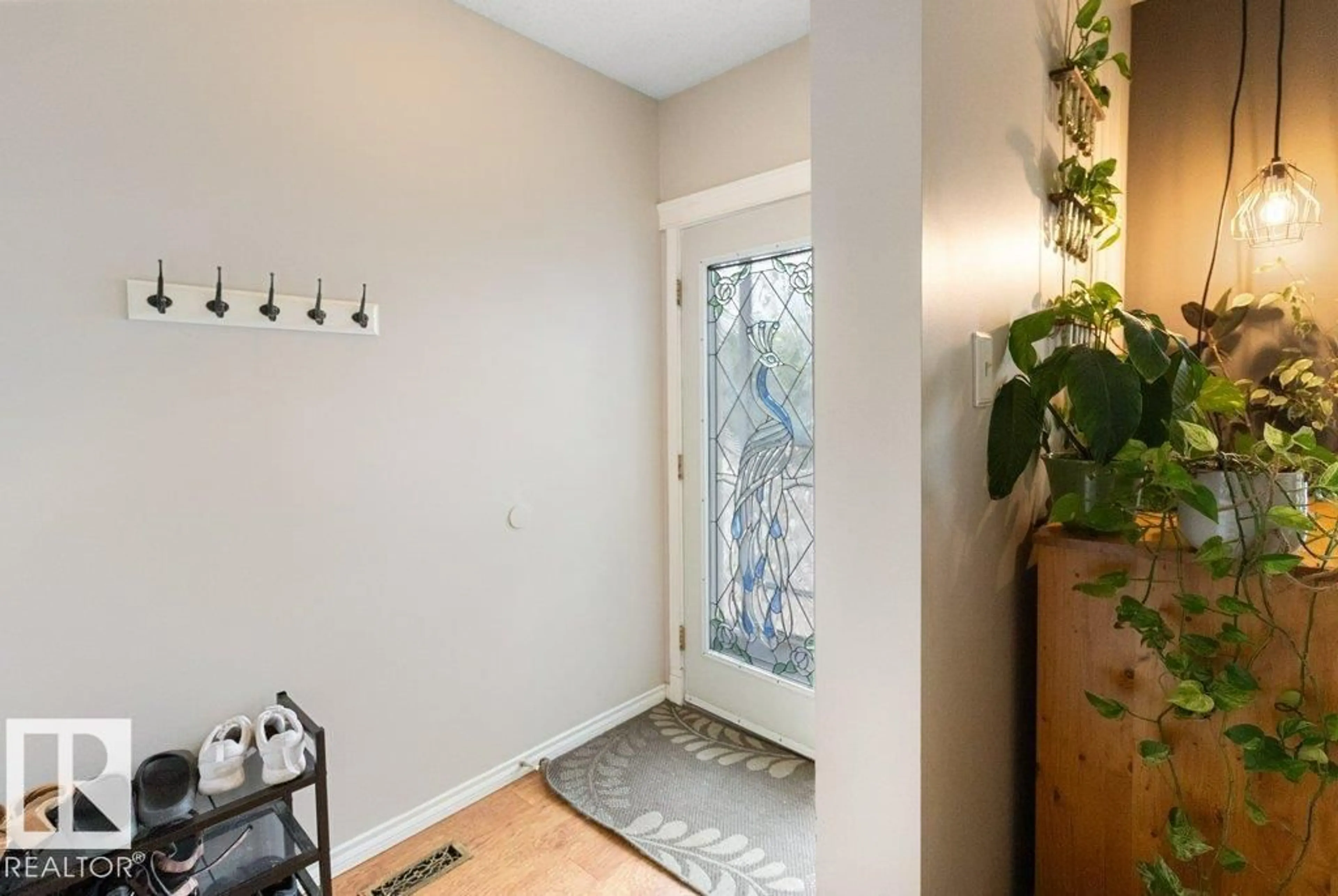Indoor entryway for 10804 20 AV, Edmonton Alberta T6J5T3