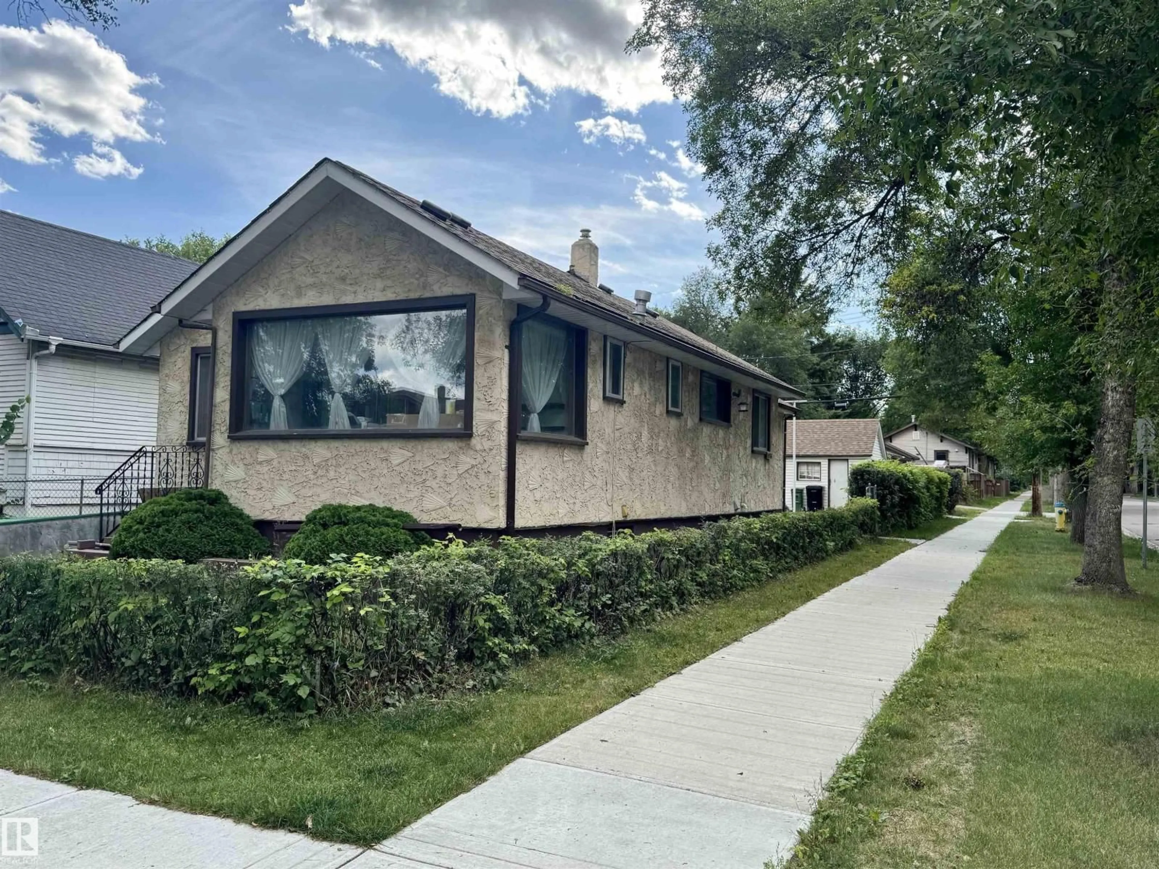 Unknown for 11936 94 ST, Edmonton Alberta T5G1J5
