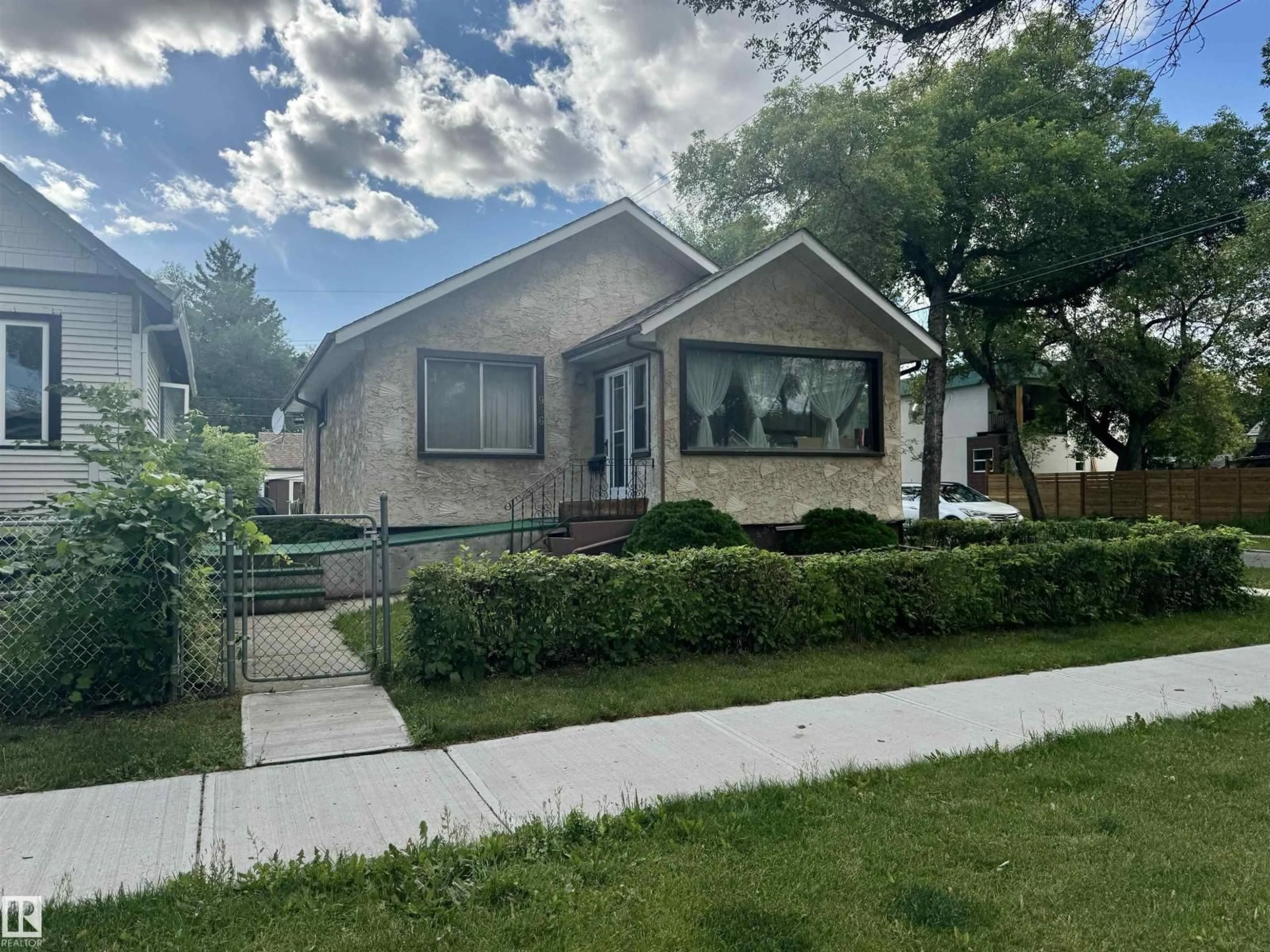 Unknown for 11936 94 ST, Edmonton Alberta T5G1J5