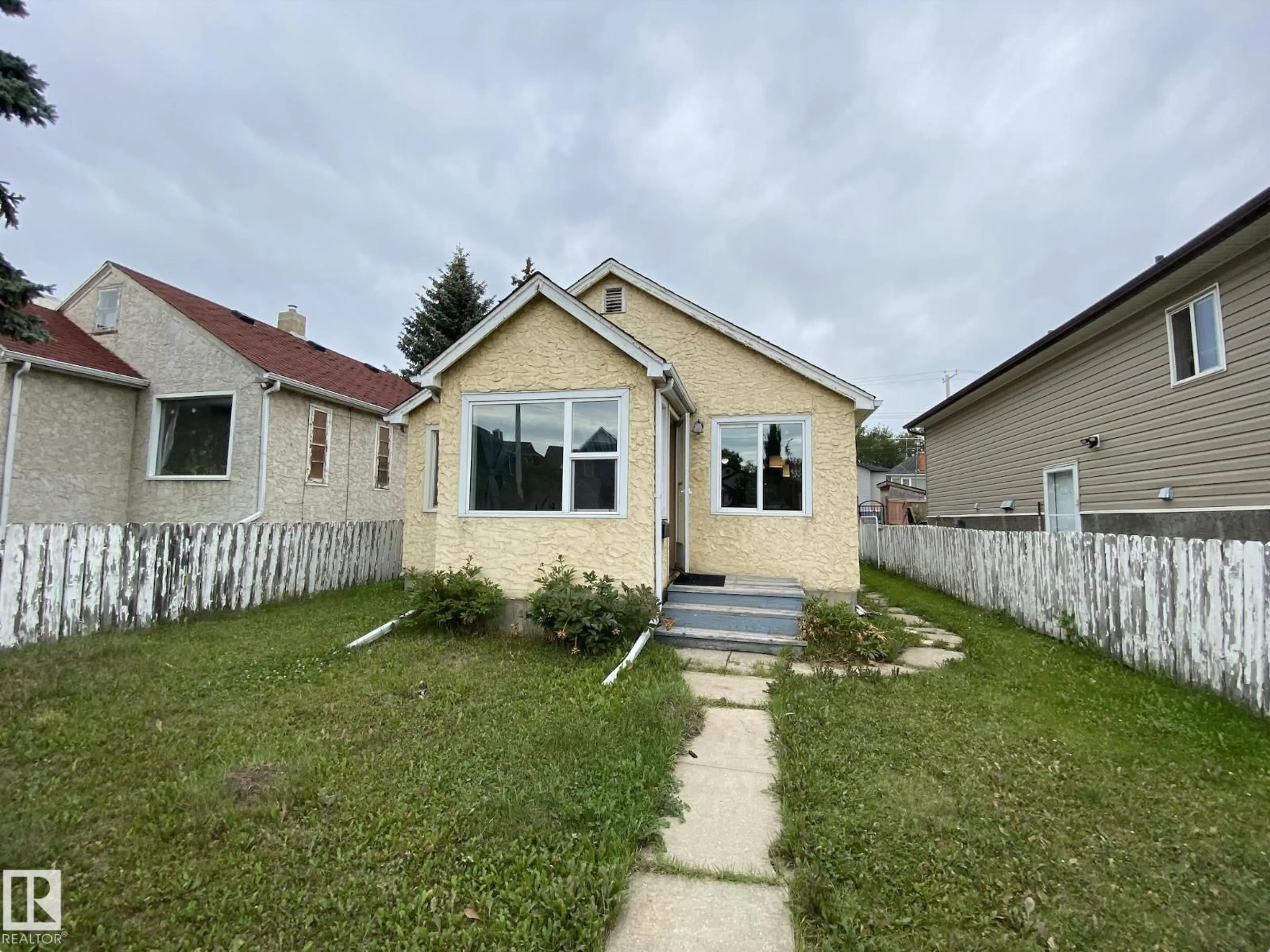 Unknown for 11447 95 ST, Edmonton Alberta T5G1L3