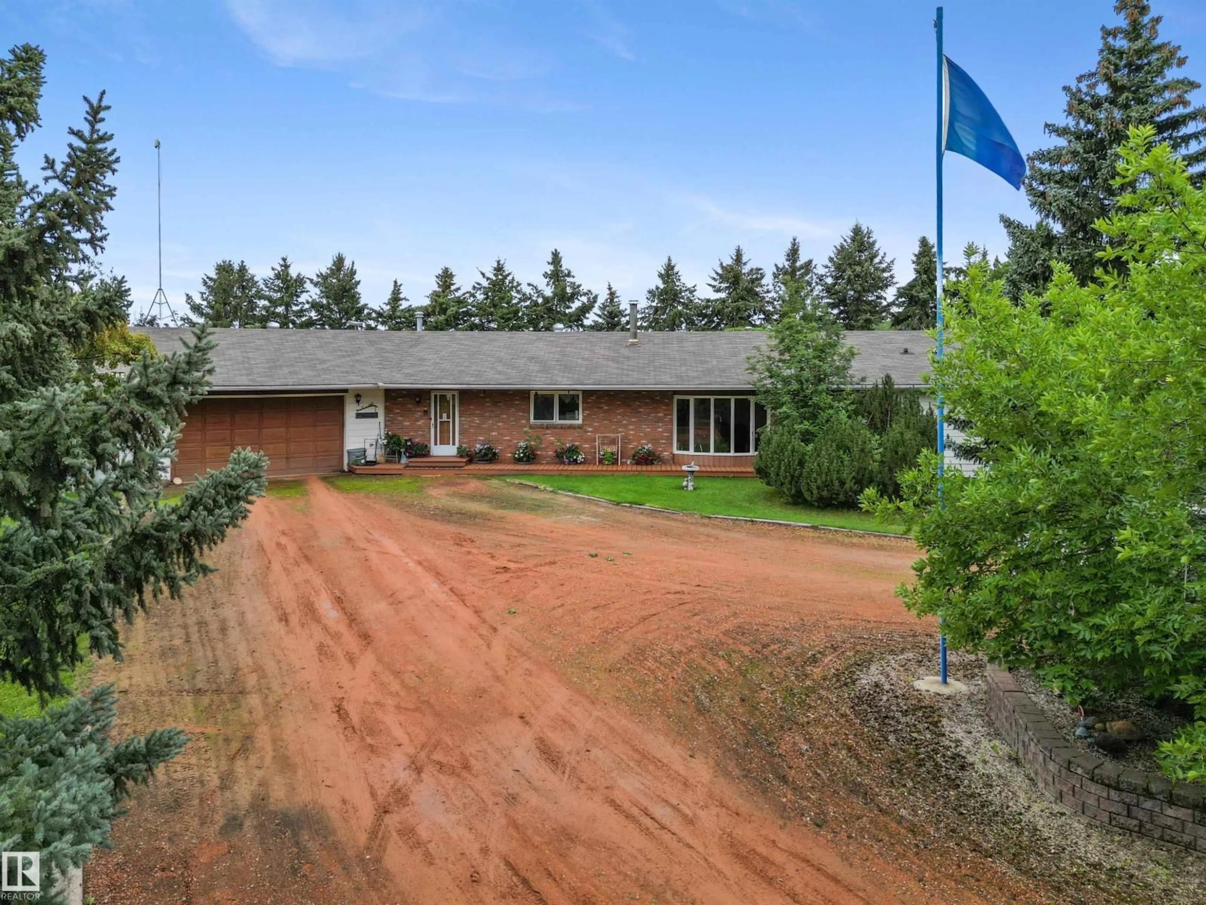 A pic from outside/outdoor area/front of a property/back of a property/a pic from drone, unknown for 49027 RGE ROAD 63, Rural Brazeau County Alberta T0E1Z0