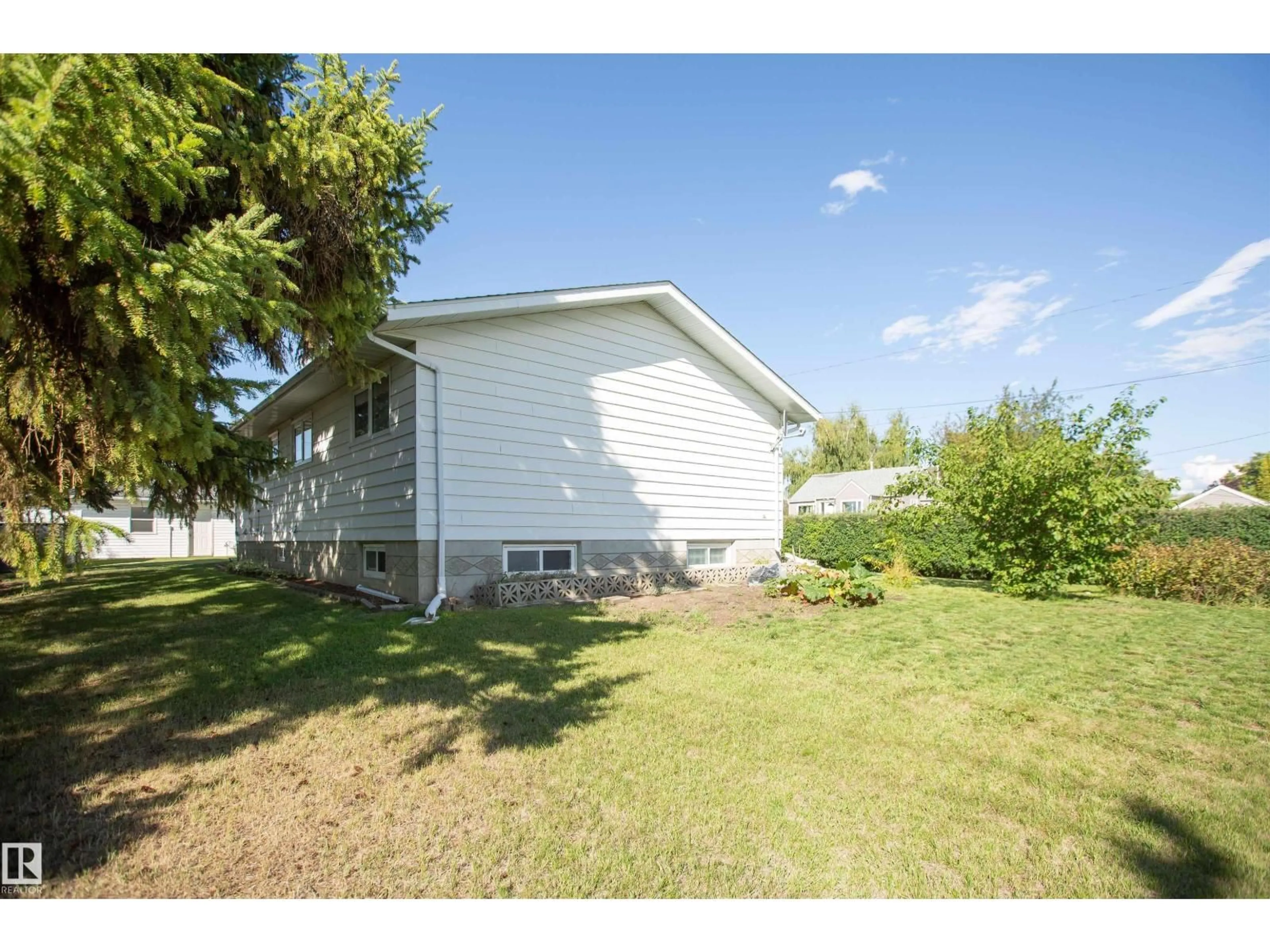 Shed for 5530 46 ST, Barrhead Alberta T7N1K6