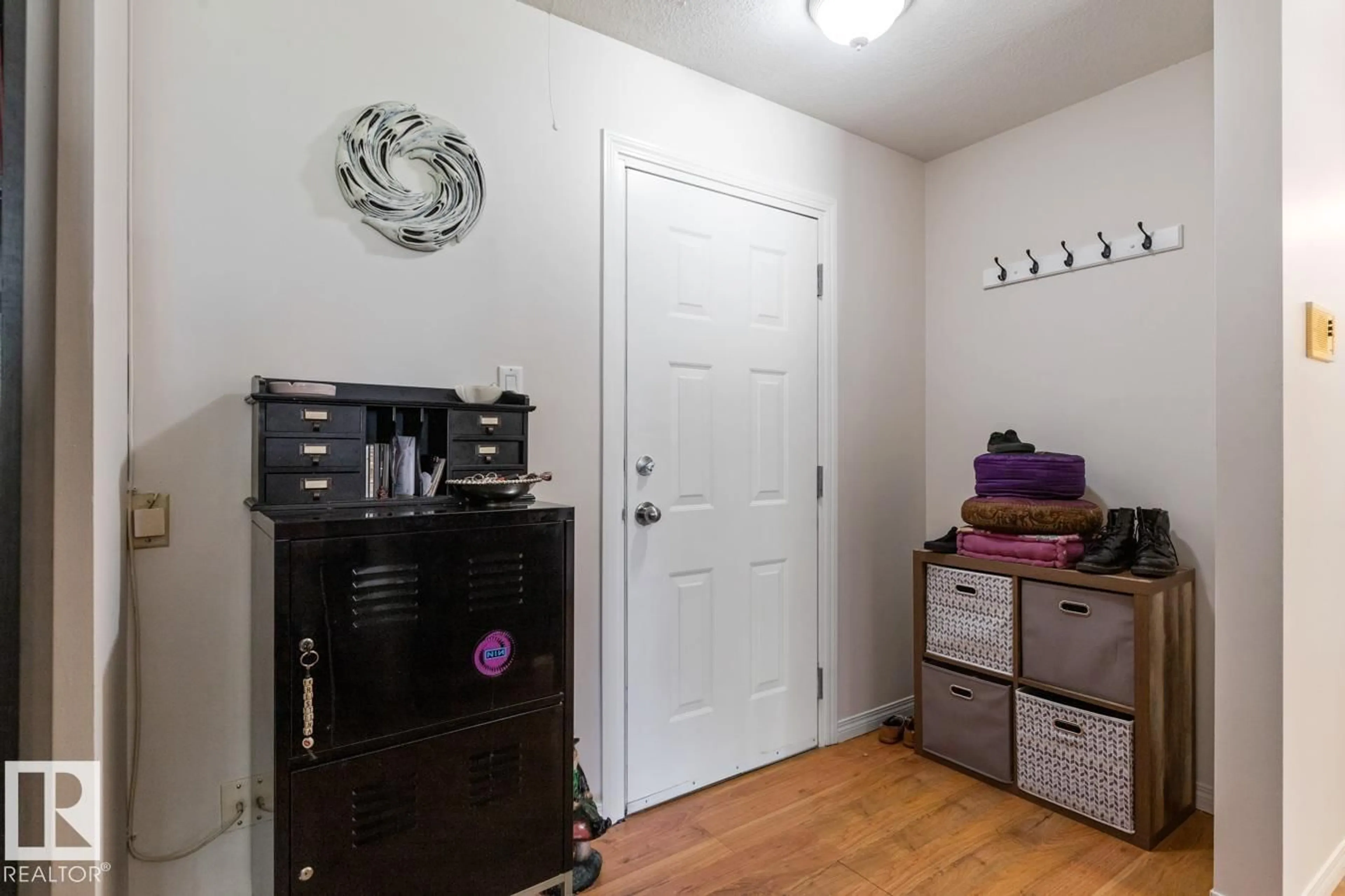 Indoor entryway for #105 - 8930 149 ST, Edmonton Alberta T5R1B8