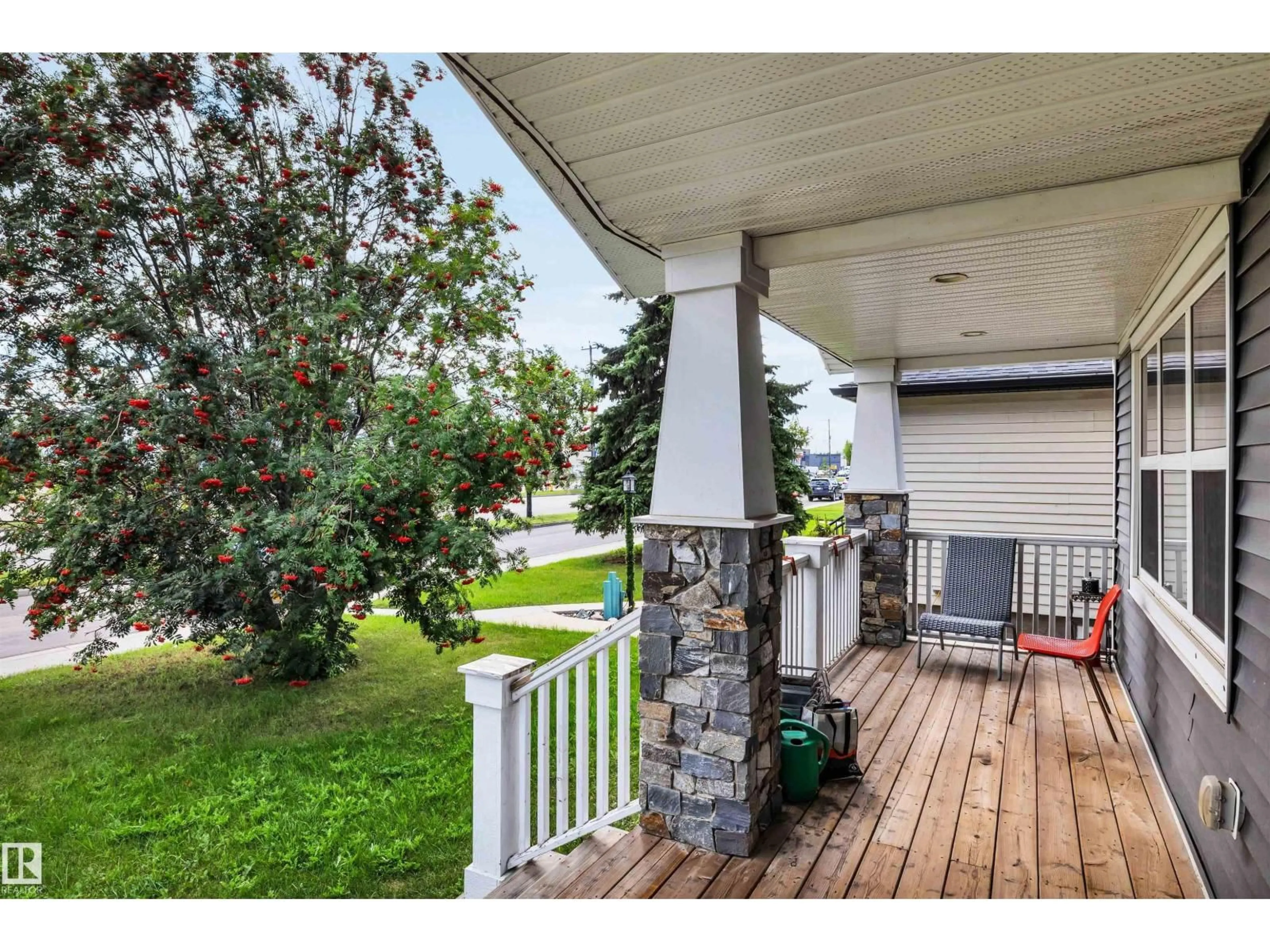 Patio, water/lake/river/ocean view for 9516 63 AV, Edmonton Alberta T6E0G4