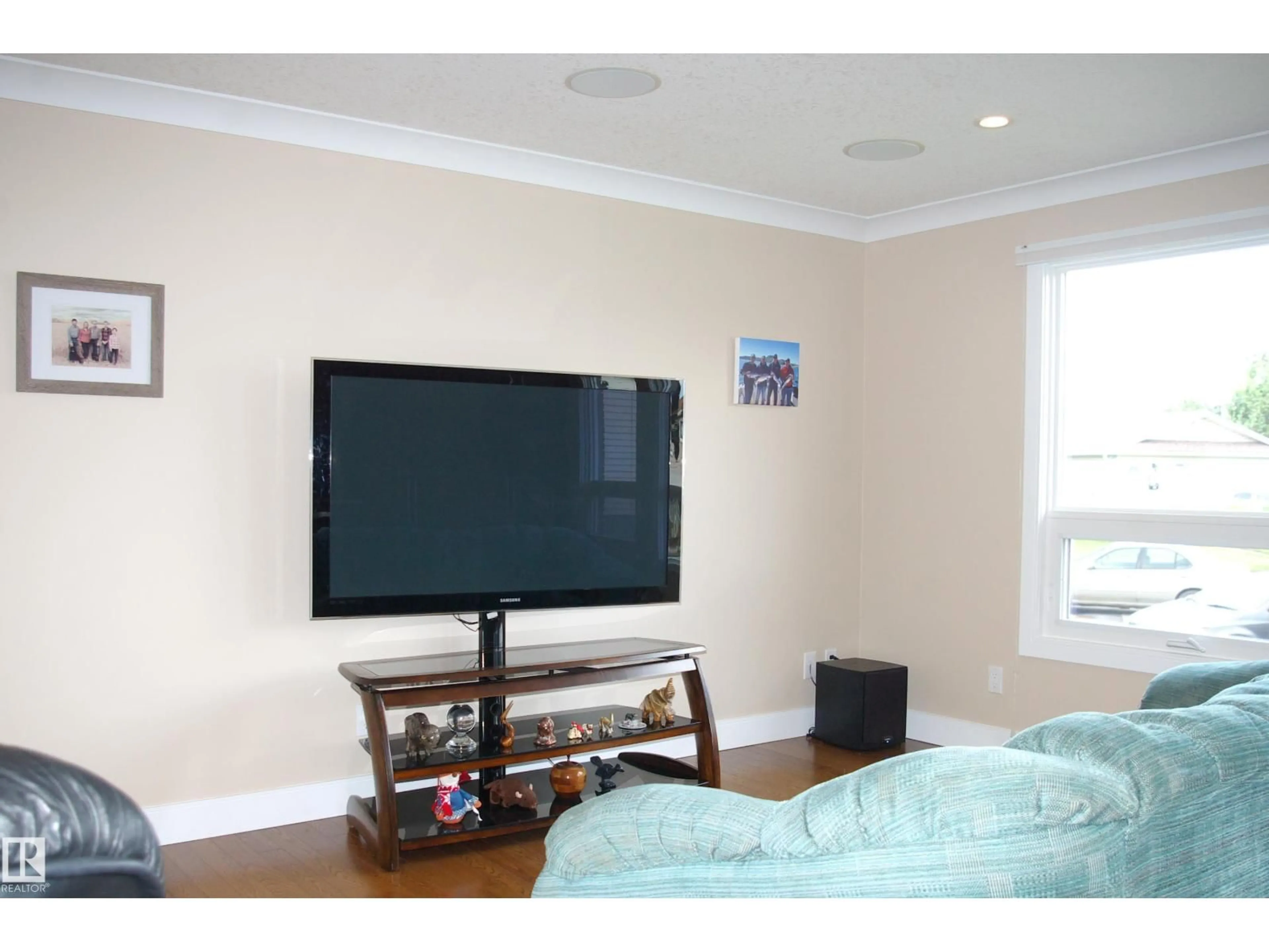 Home theater for 168 WARWICK RD, Edmonton Alberta T5X4P8