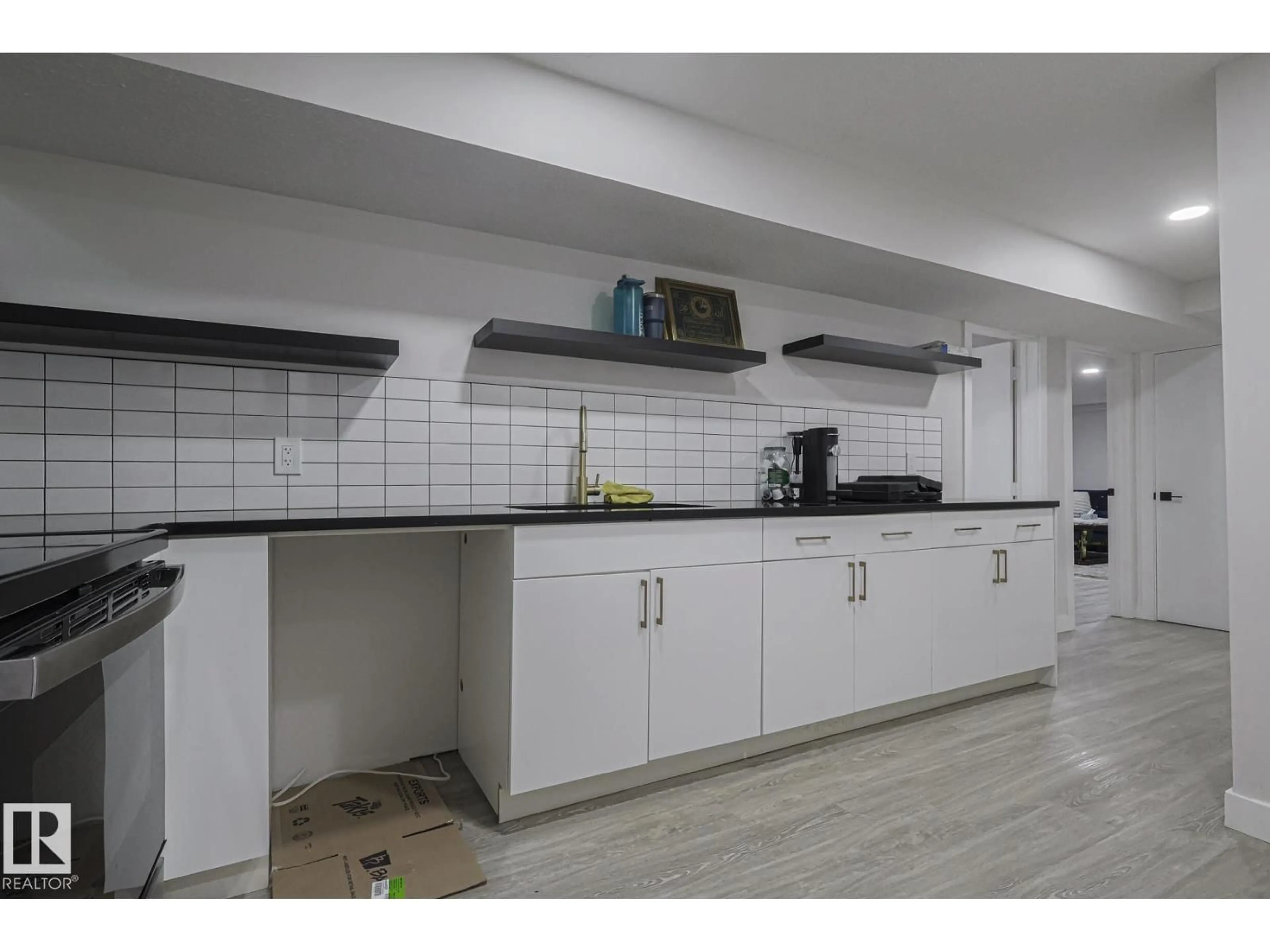 Standard kitchen, unknown for 6224 136 AV, Edmonton Alberta T5A0N6