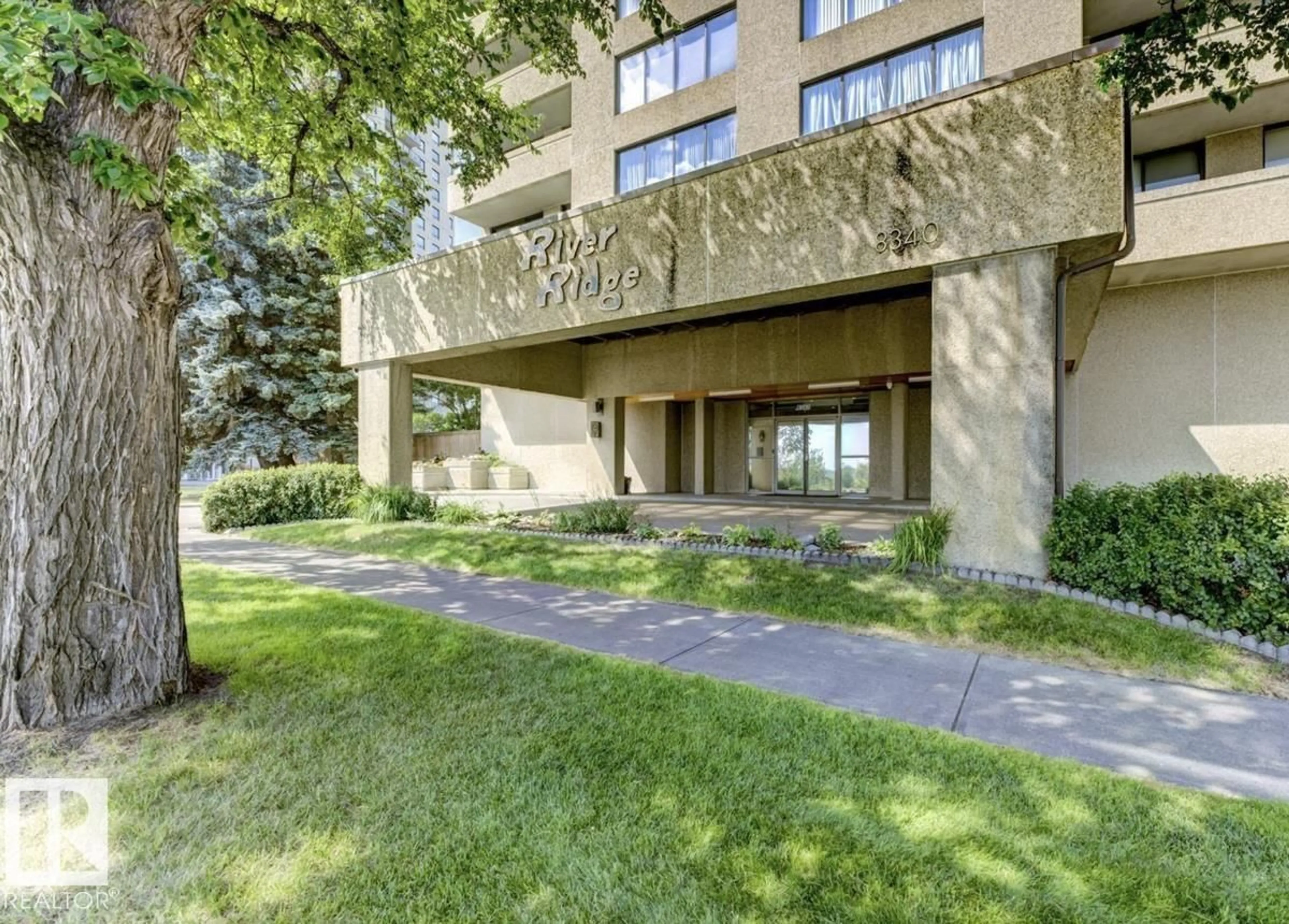Indoor foyer for #501 - 8340 JASPER AV, Edmonton Alberta T5H4C6