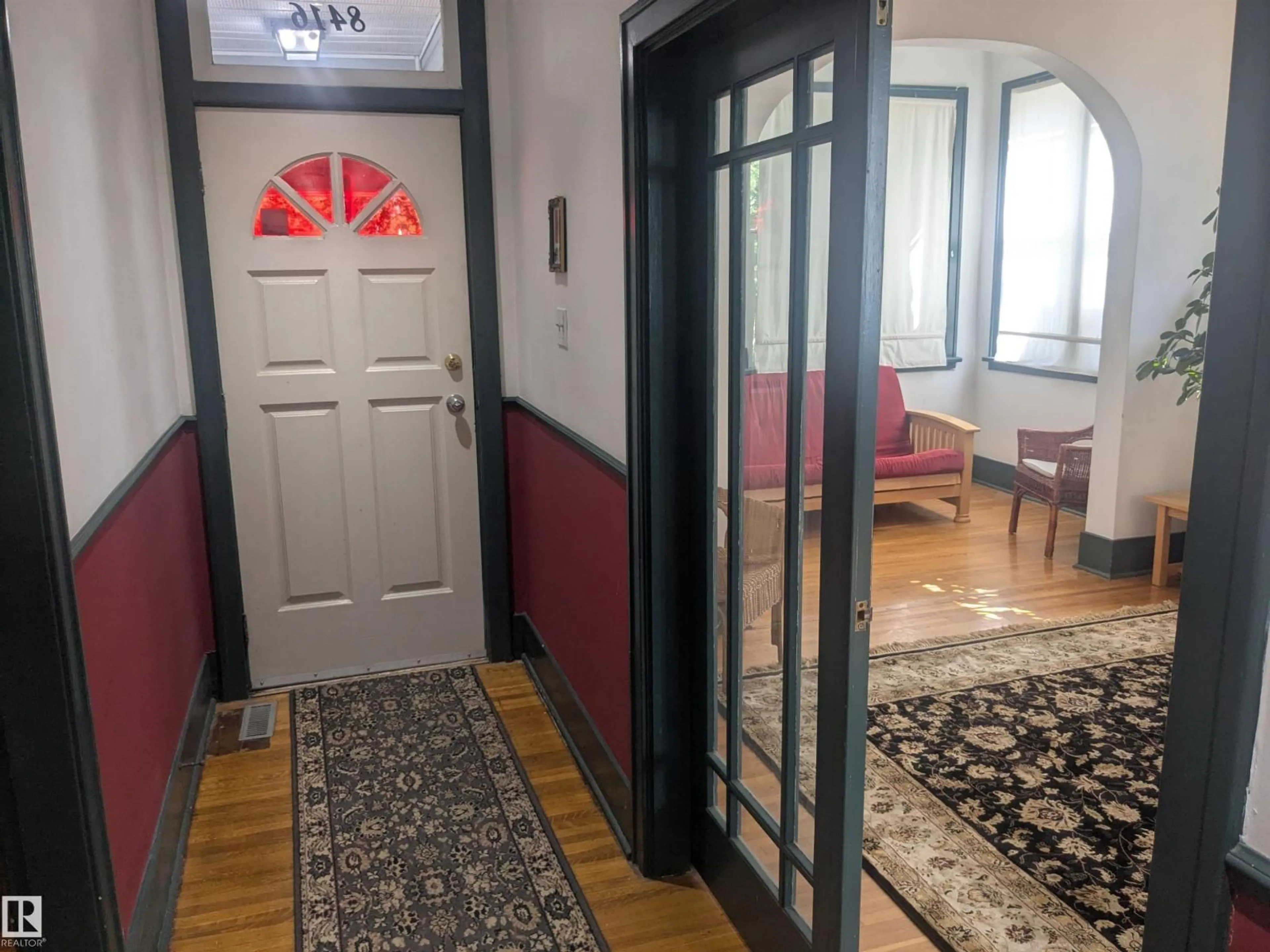 Indoor foyer for 8416 104 ST, Edmonton Alberta T6E4G2