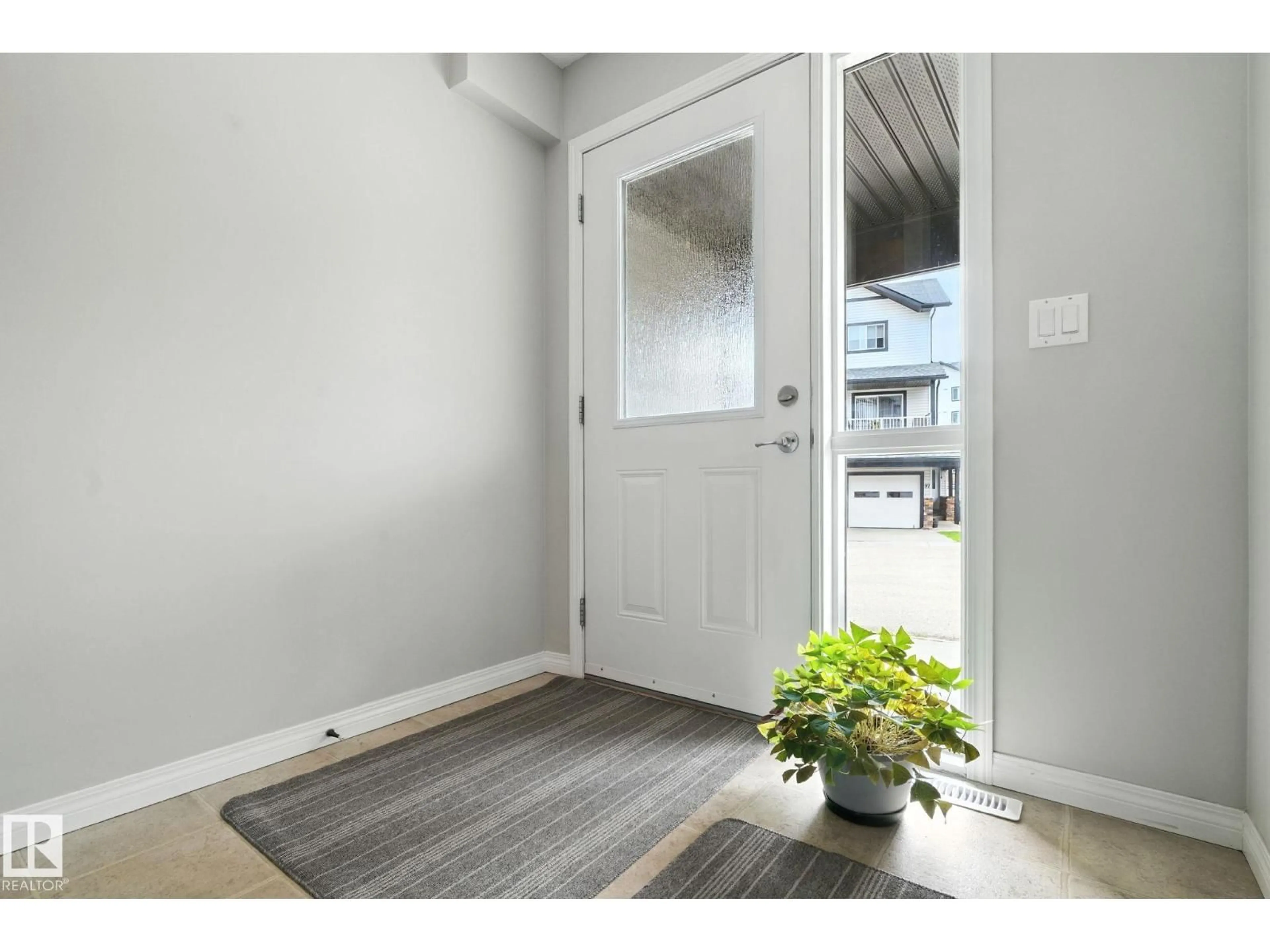 Indoor entryway for 11 - 94 CLOVER BAR LN, Sherwood Park Alberta T8H0C2