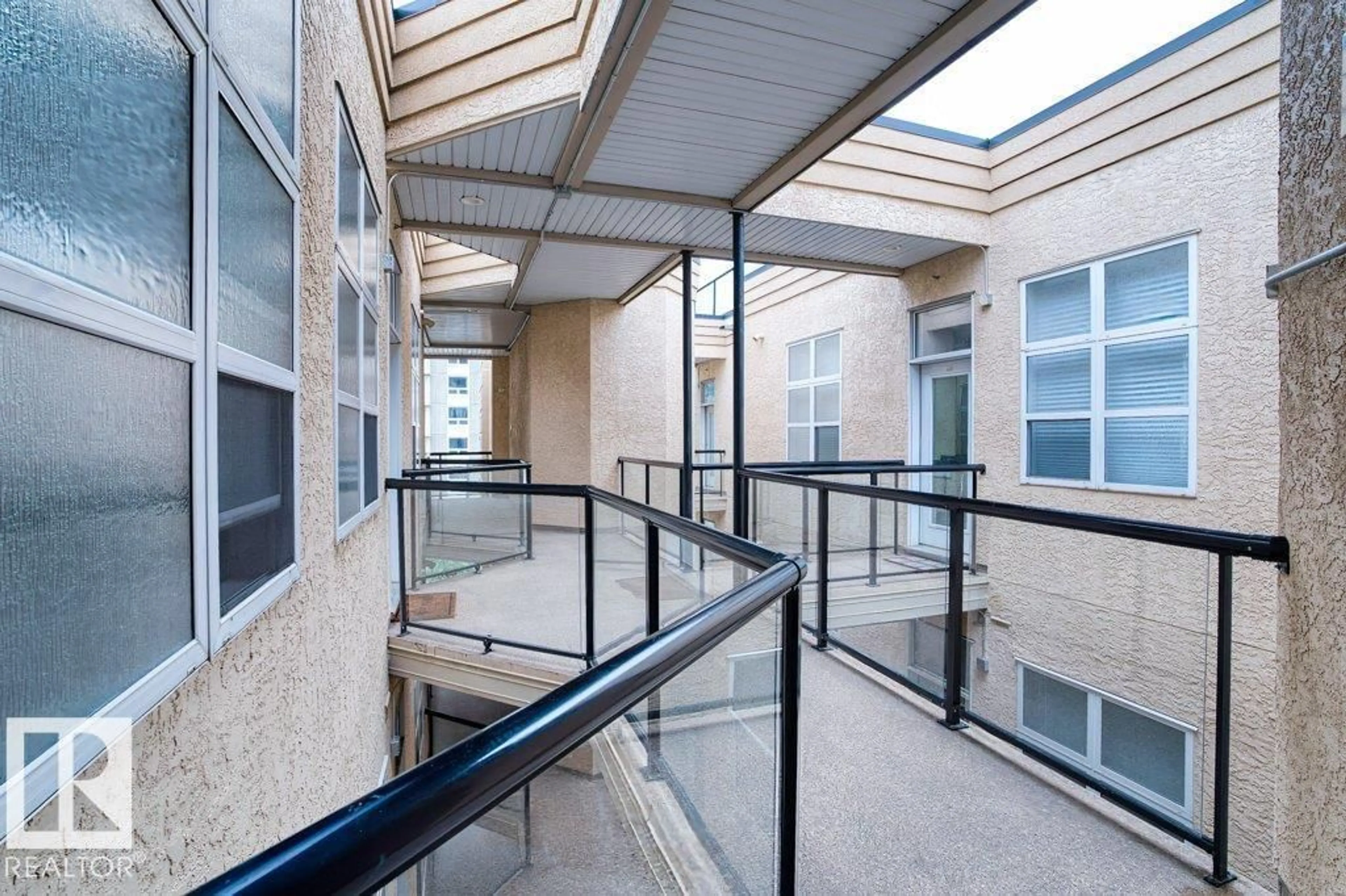 Indoor foyer for #504 - 8619 111 ST, Edmonton Alberta T6G2W1