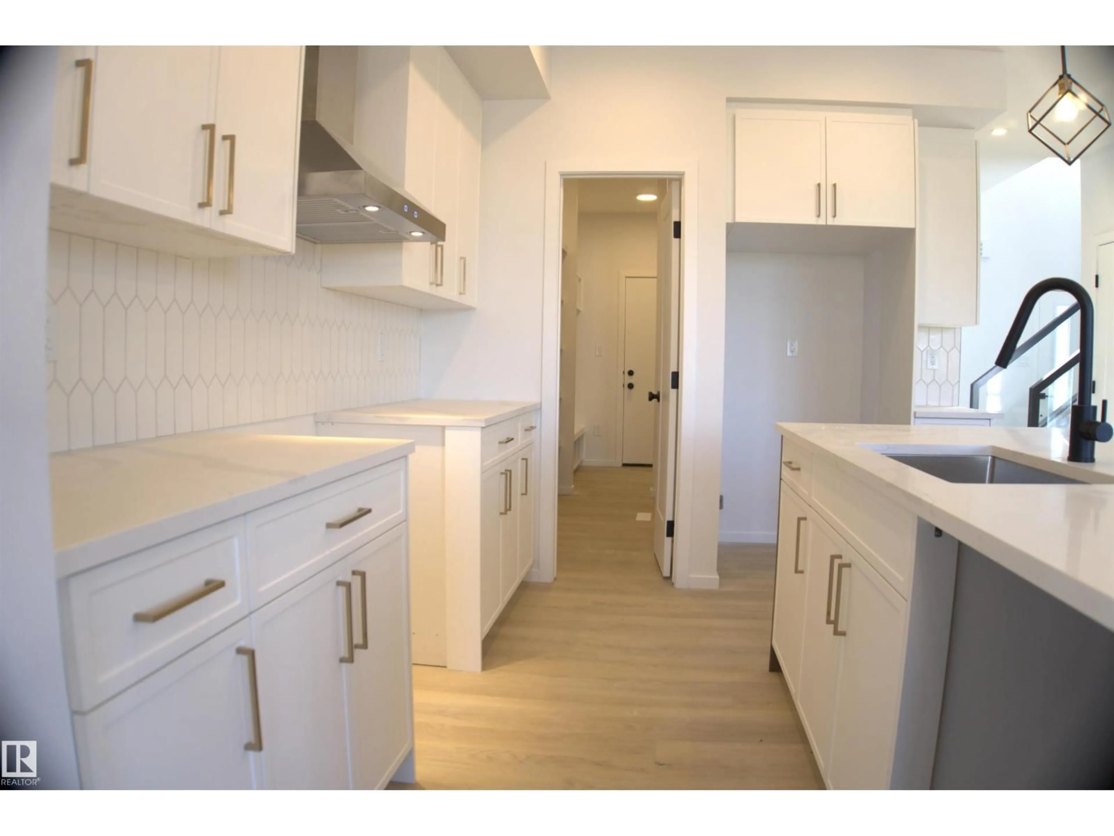 Standard kitchen, unknown for 7722 174A AV, Edmonton Alberta T5Z0W5