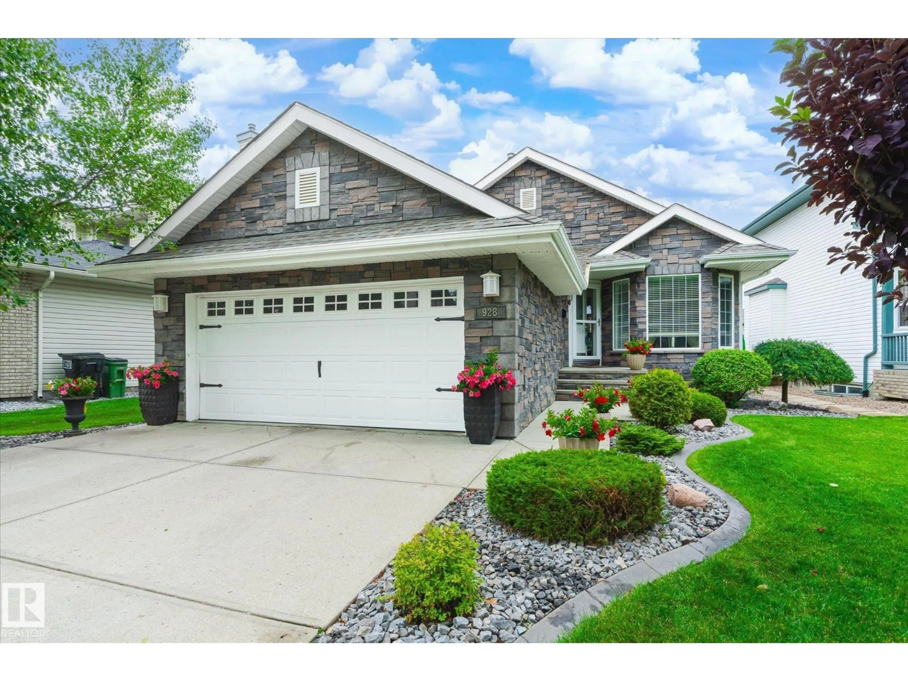 Home with vinyl exterior material, street for 928 BLACKMUD CREEK CR, Edmonton Alberta T6W1J2